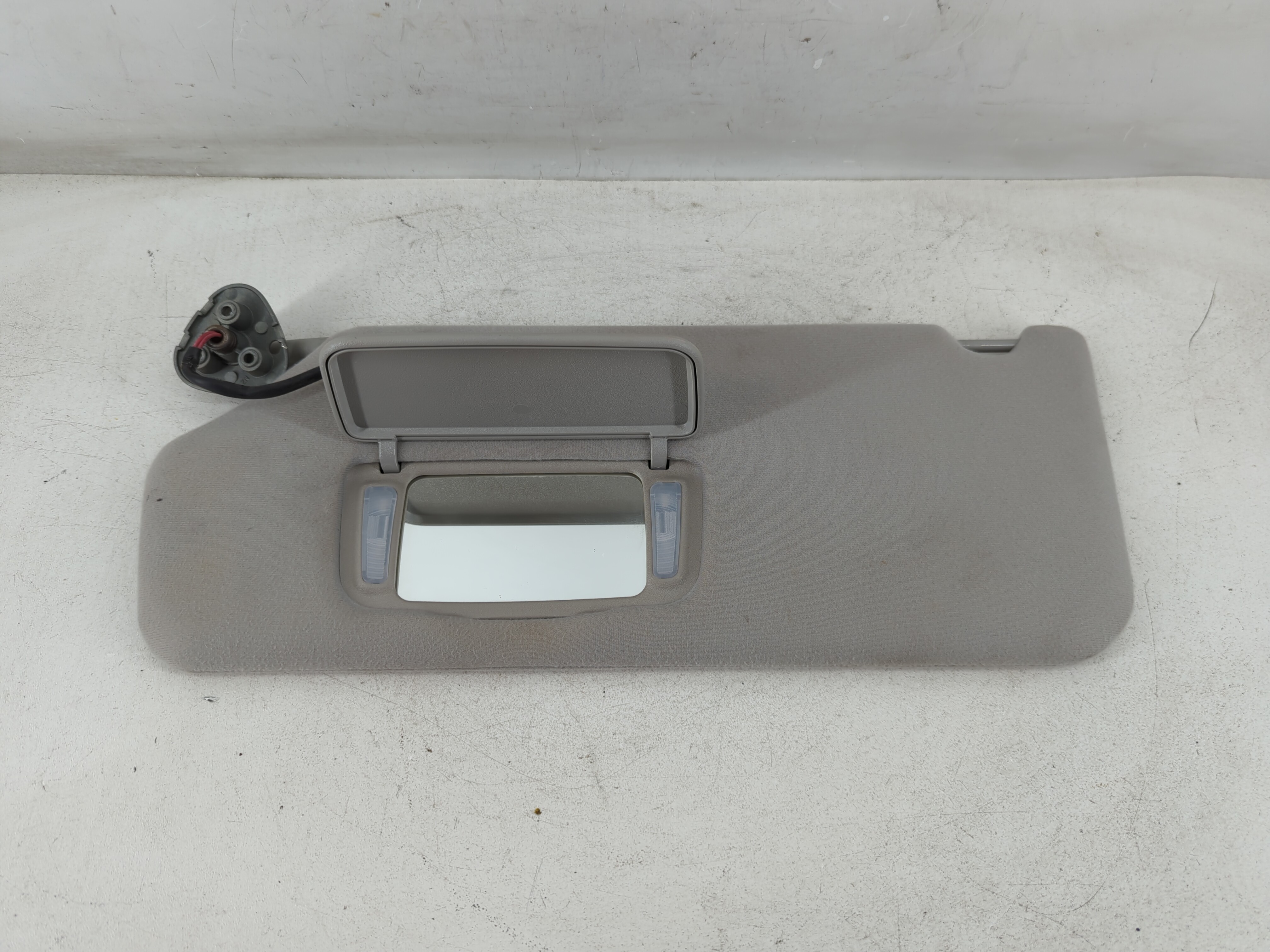 2011-2014 Toyota Sienna Driver Sun Visor Mirror Left Sunvisor Grey 1071724 - Oemusedautoparts1.com