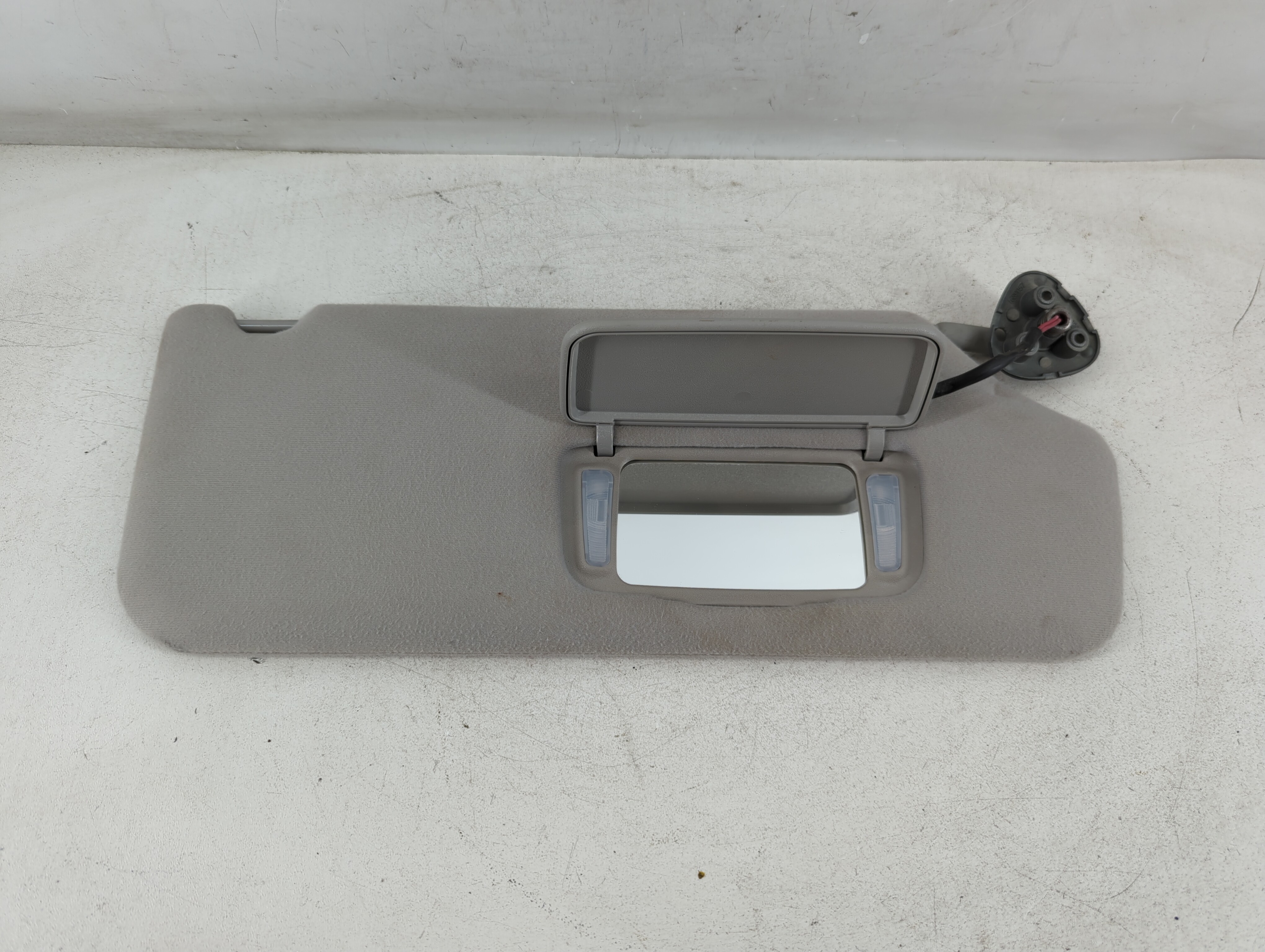 2011-2014 Toyota Sienna Passenger Sun Visor Mirror Right Sunvisor Grey 1071725 - Oemusedautoparts1.com