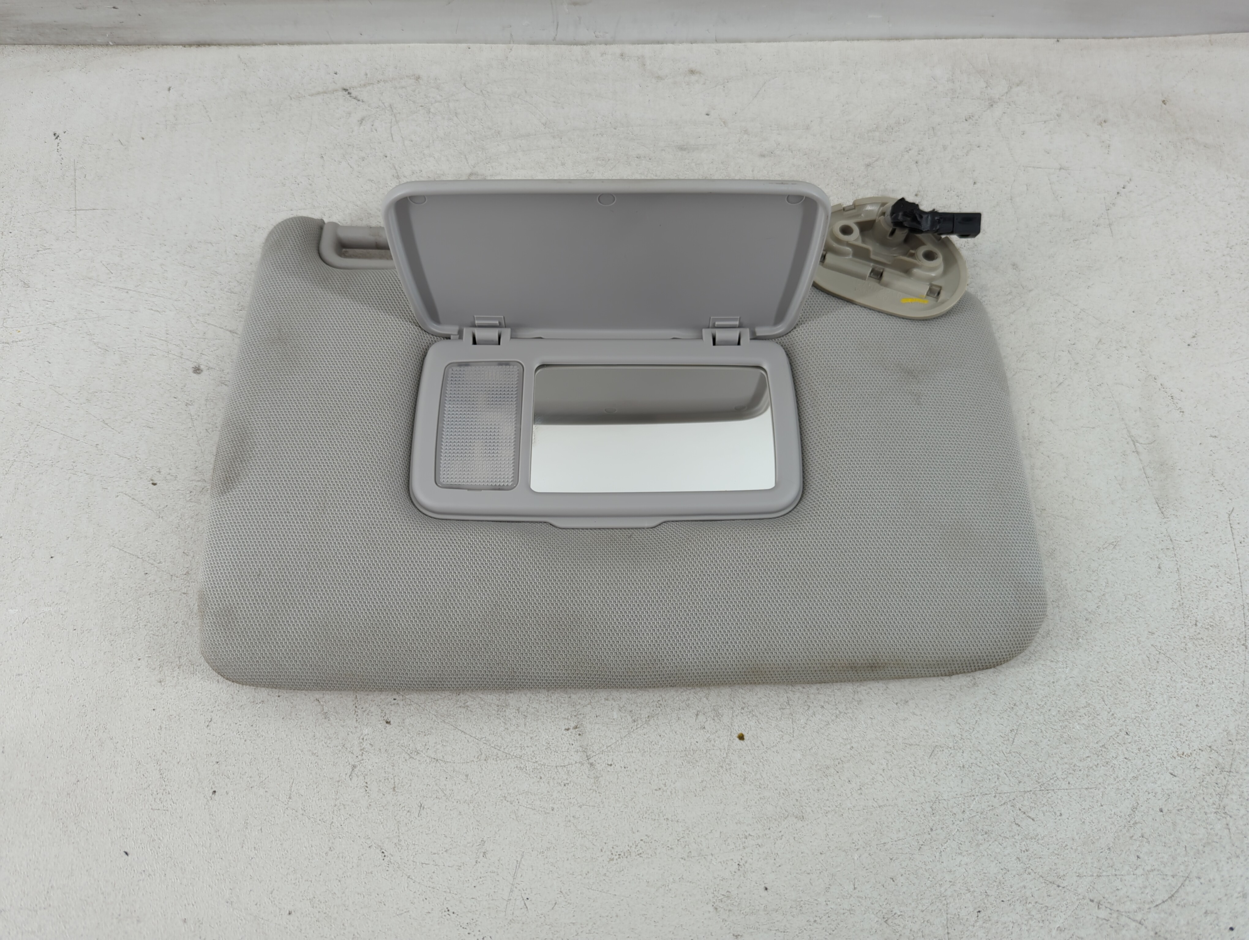 Picture of 2017 Subaru Forester Passenger Sun Visor Mirror Right Sunvisor Grey 1071730