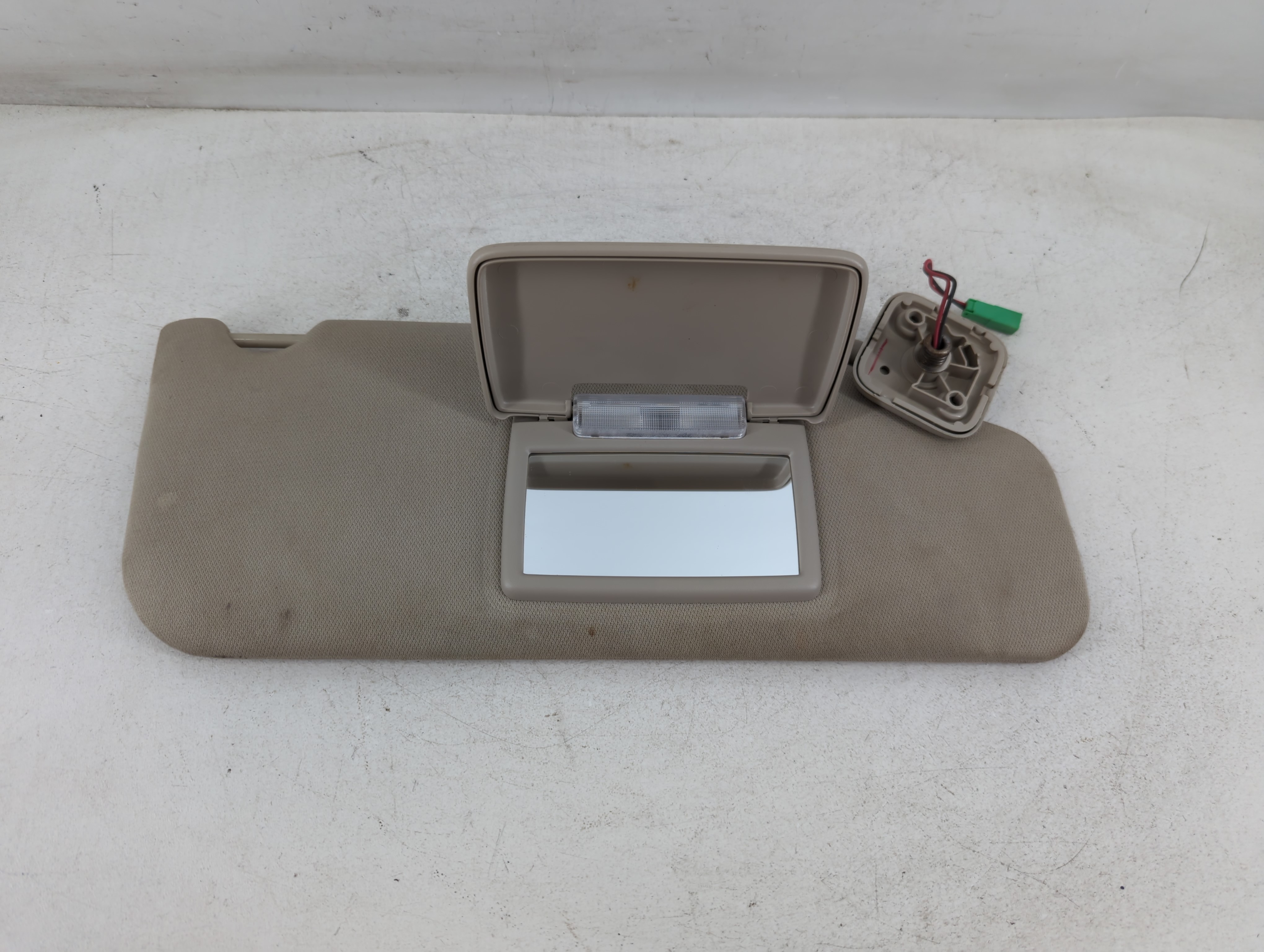 2011-2014 Ford Edge Passenger Sun Visor Mirror Right Sunvisor Beige 1071734 - Oemusedautoparts1.com