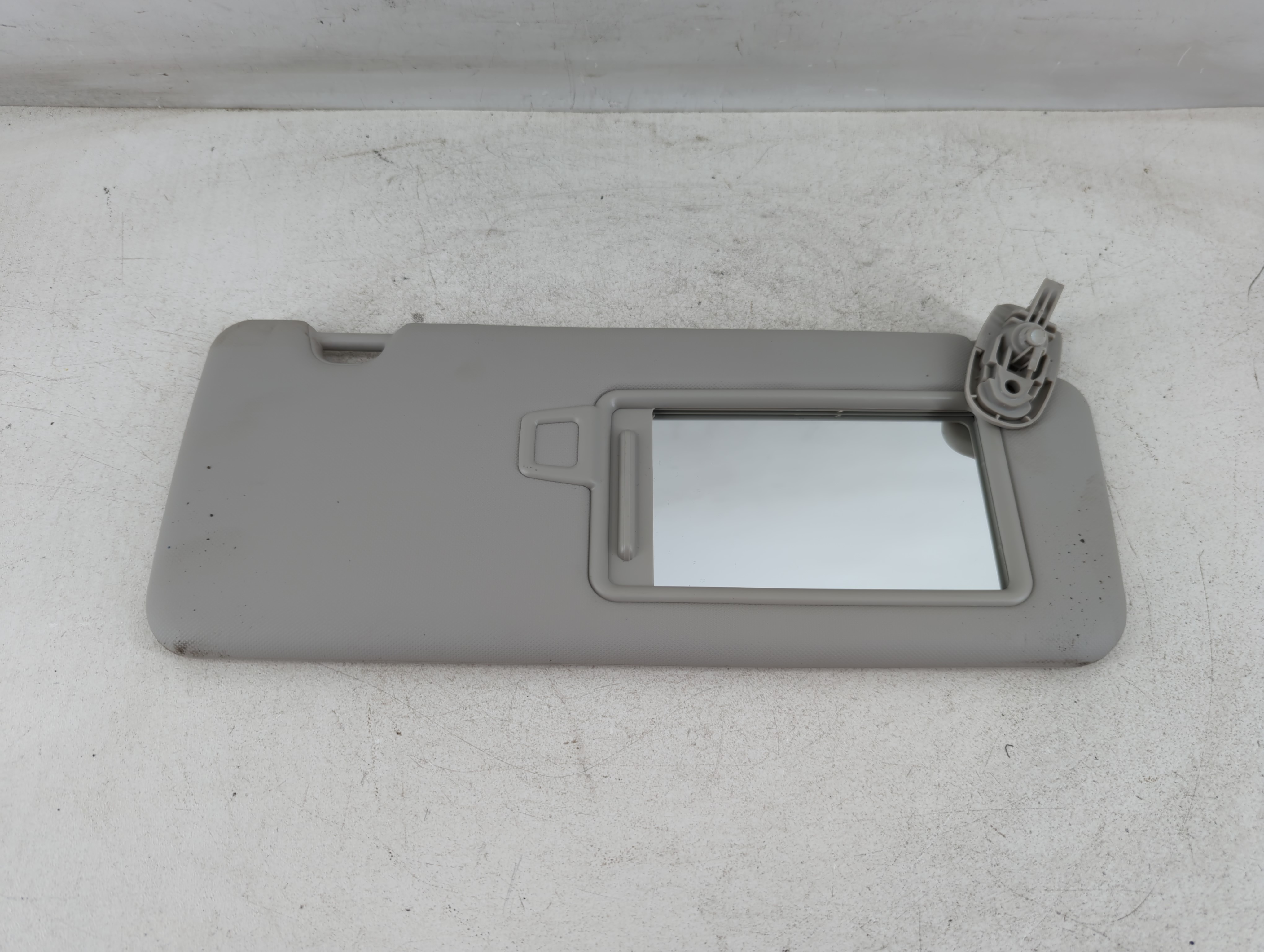 2022-2022 Hyundai Tucson Passenger Sun Visor Mirror Right Sunvisor Grey 1071737 - Oemusedautoparts1.com