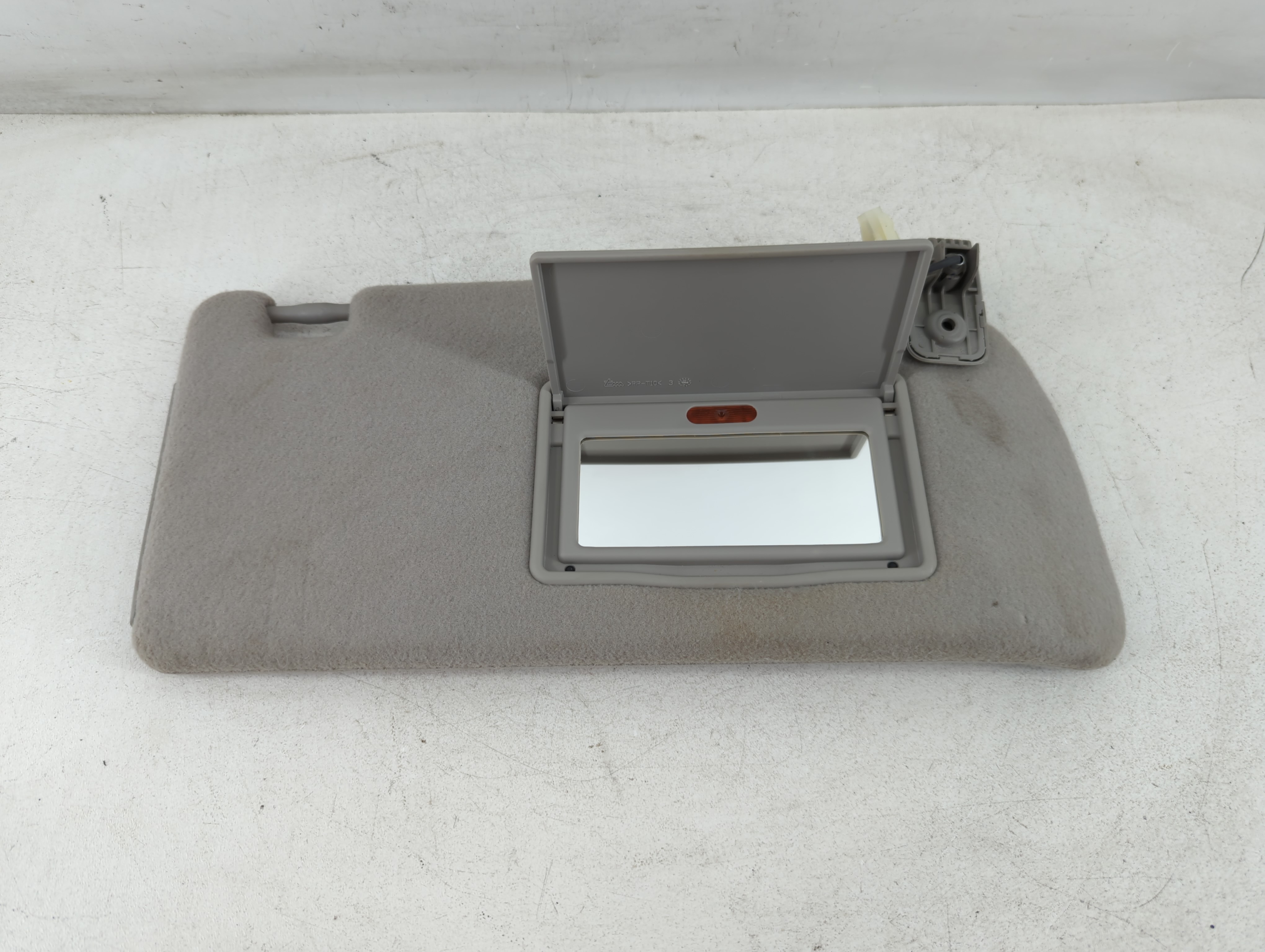2005-2012 Nissan Frontier Passenger Sun Visor Mirror Right Sunvisor 1071758 - Oemusedautoparts1.com