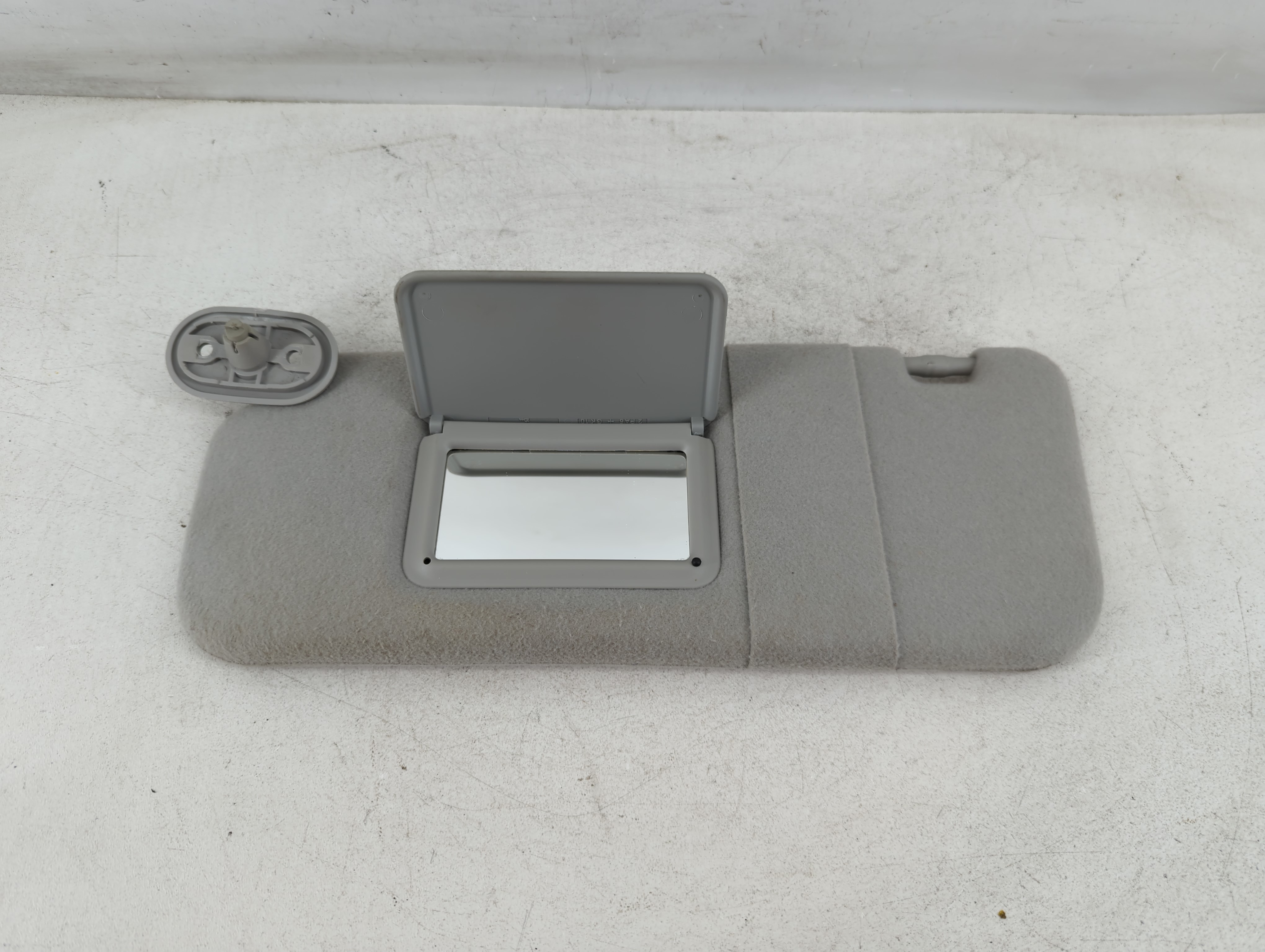 2003-2005 Toyota Corolla Driver Sun Visor Mirror Left Sunvisor Grey 1071760 - Oemusedautoparts1.com