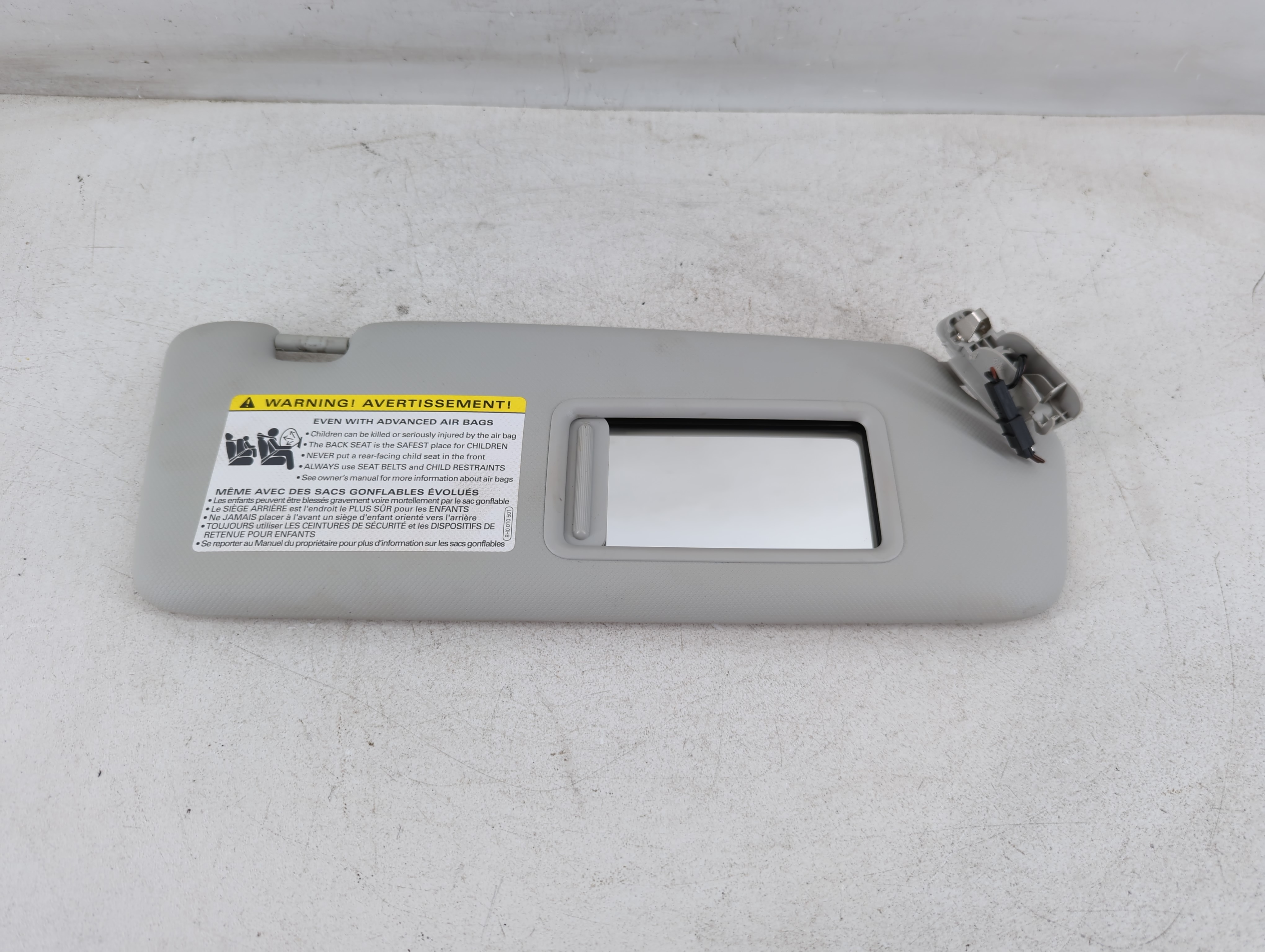 2009-2012 Audi A4 Passenger Sun Visor Mirror Right Sunvisor Light Gray 1071761 - Oemusedautoparts1.com