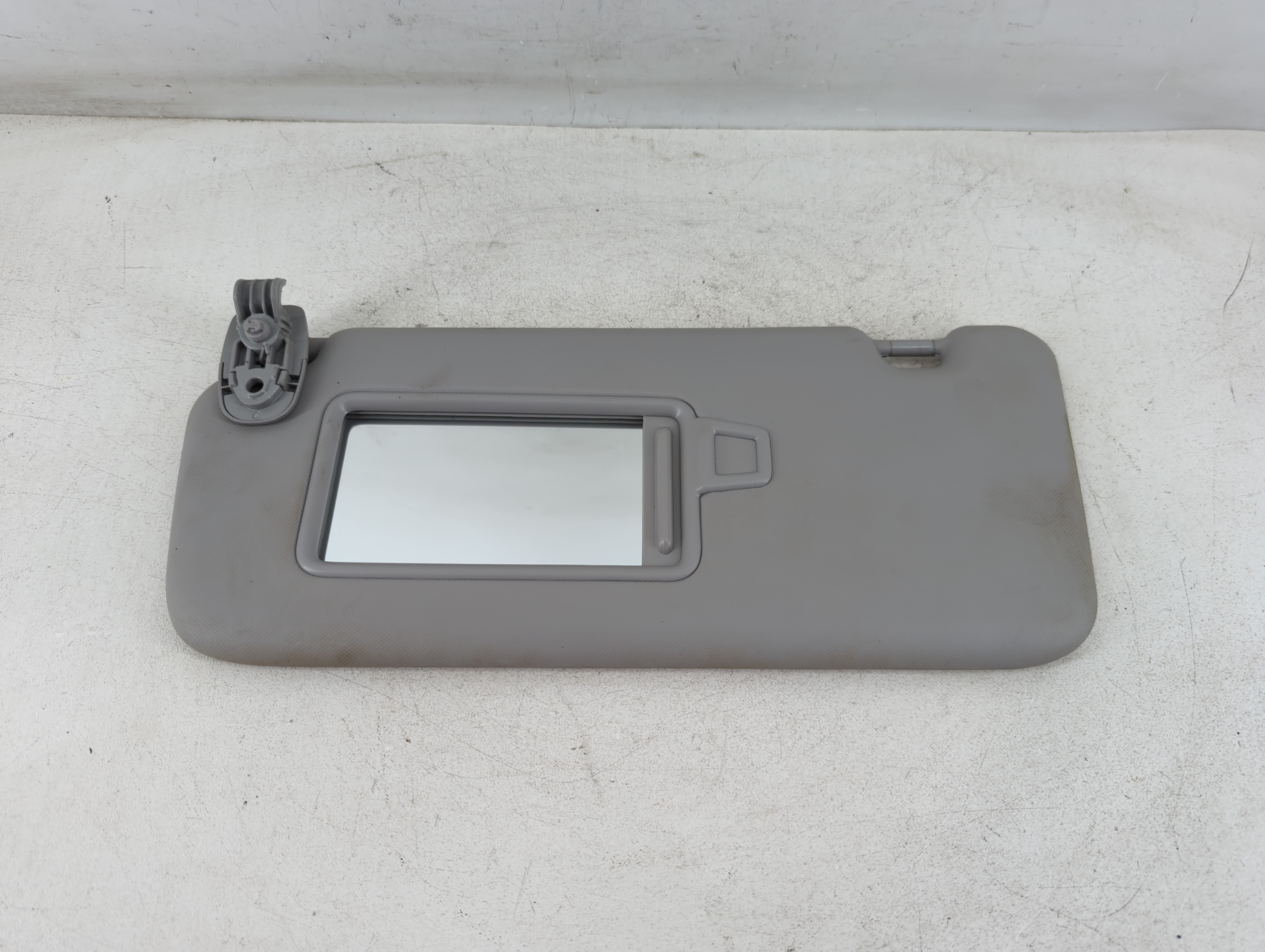 2018-2021 Hyundai Kona Driver Sun Visor Mirror Left Sunvisor Grey 1071767 - Oemusedautoparts1.com