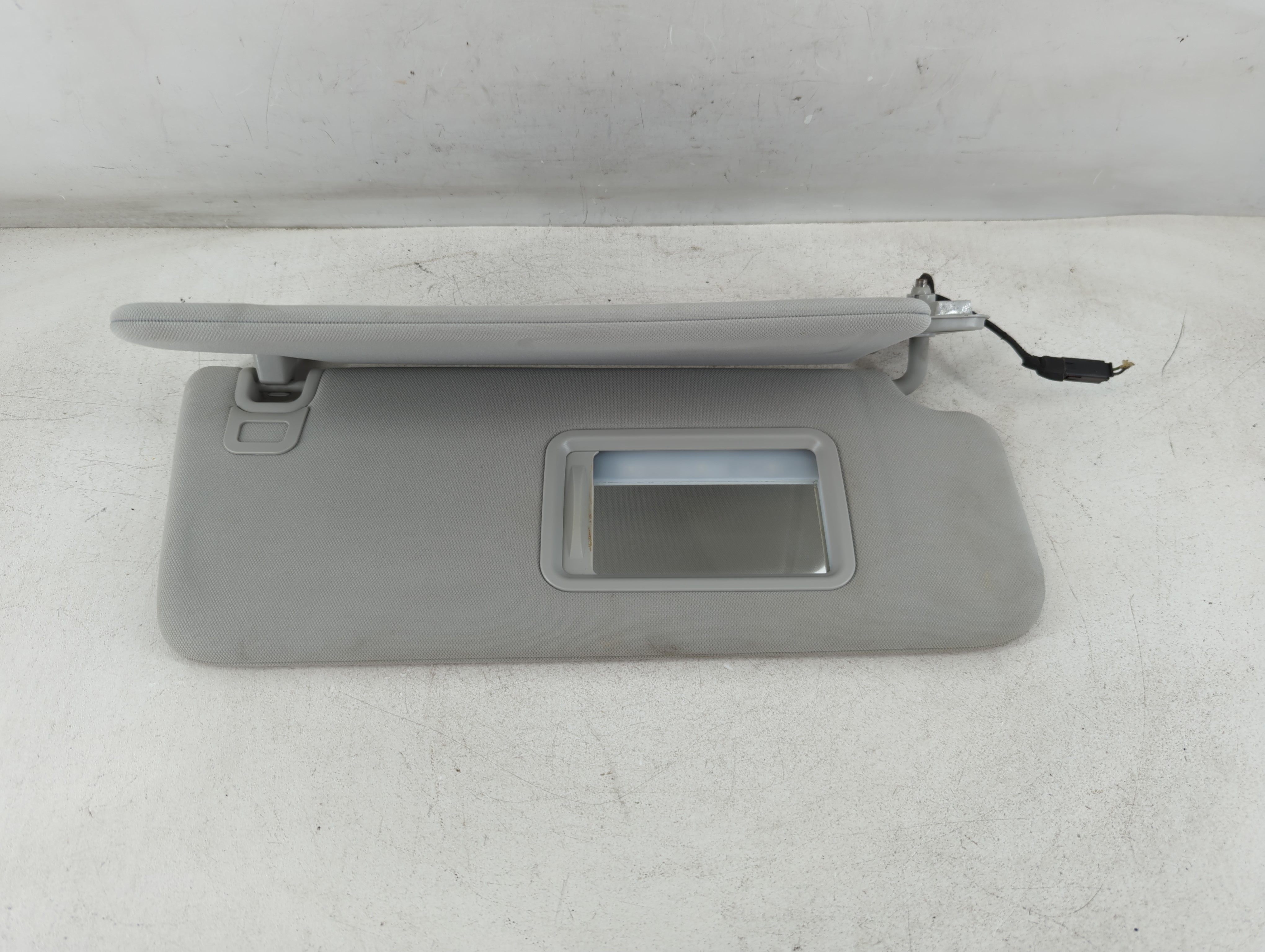 2016 Land Rover Range Rover Sport Passenger Sun Visor Mirror Right Sunvisor 1071772 - Oemusedautoparts1.com