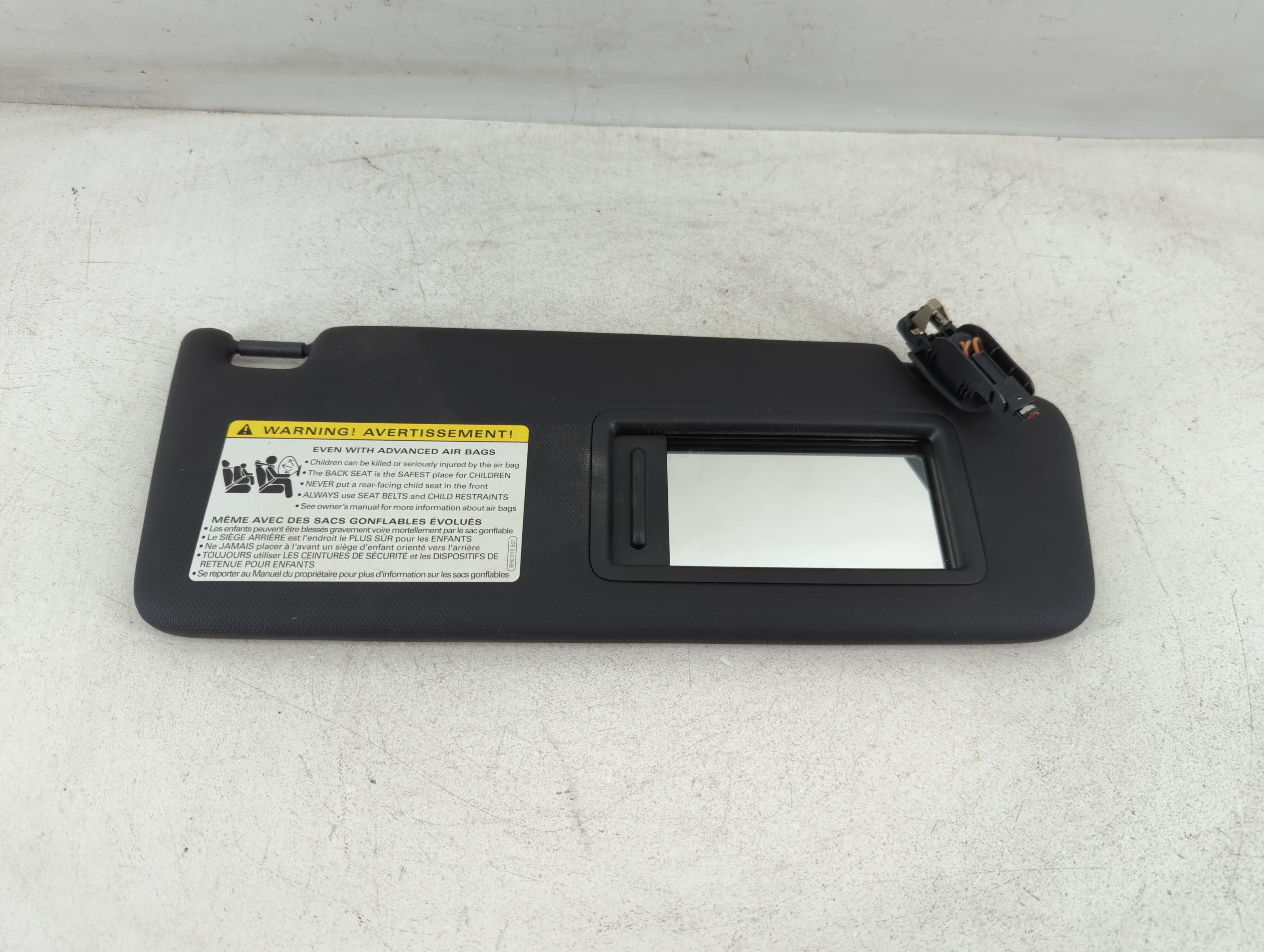 2015-2018 Audi A3 Passenger Sun Visor Mirror Right Sunvisor Black 1071776 - Oemusedautoparts1.com