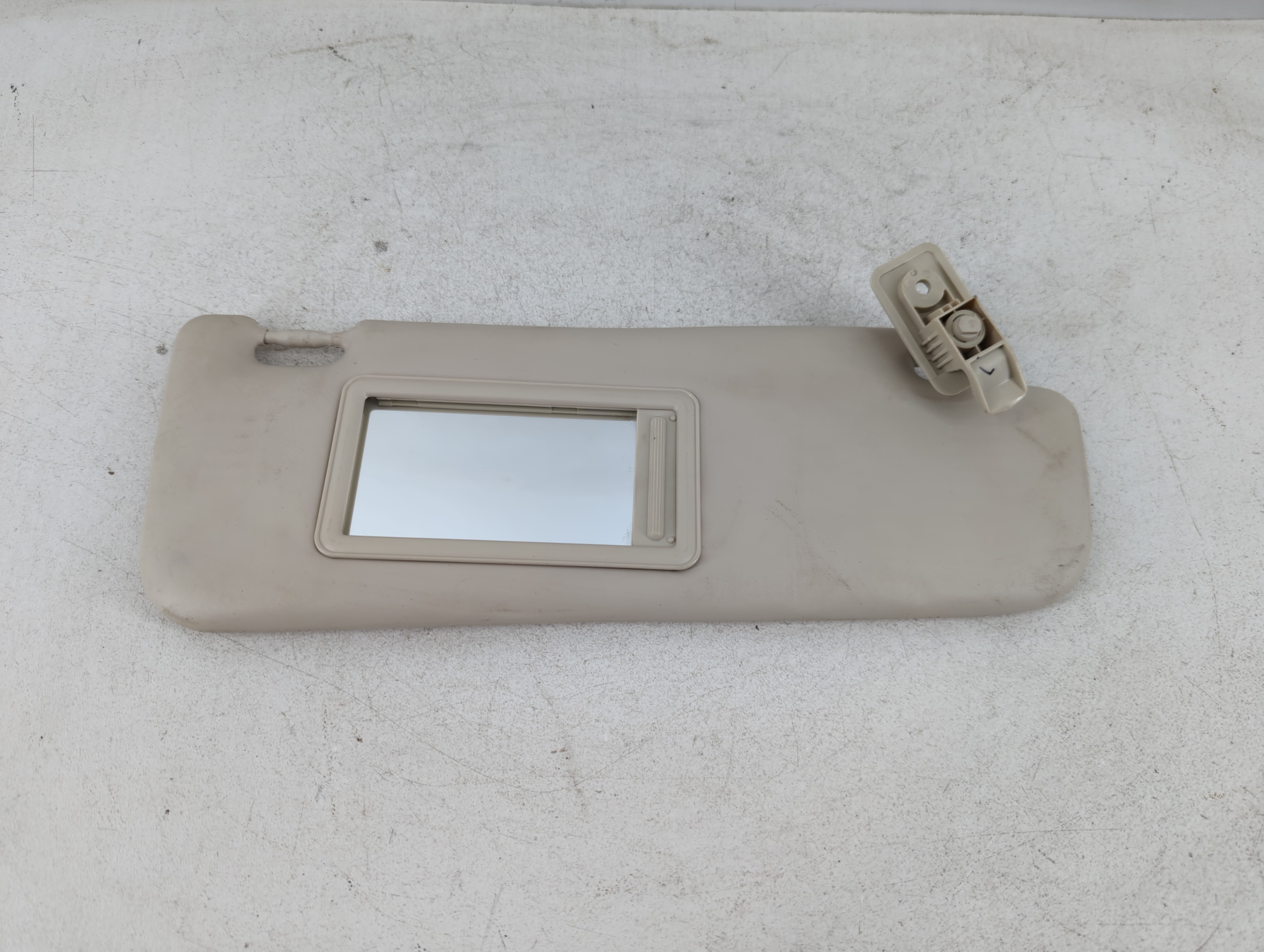 2012-2017 Fiat 500 Passenger Sun Visor Mirror Right Sunvisor Ivory 1071780 - Oemusedautoparts1.com