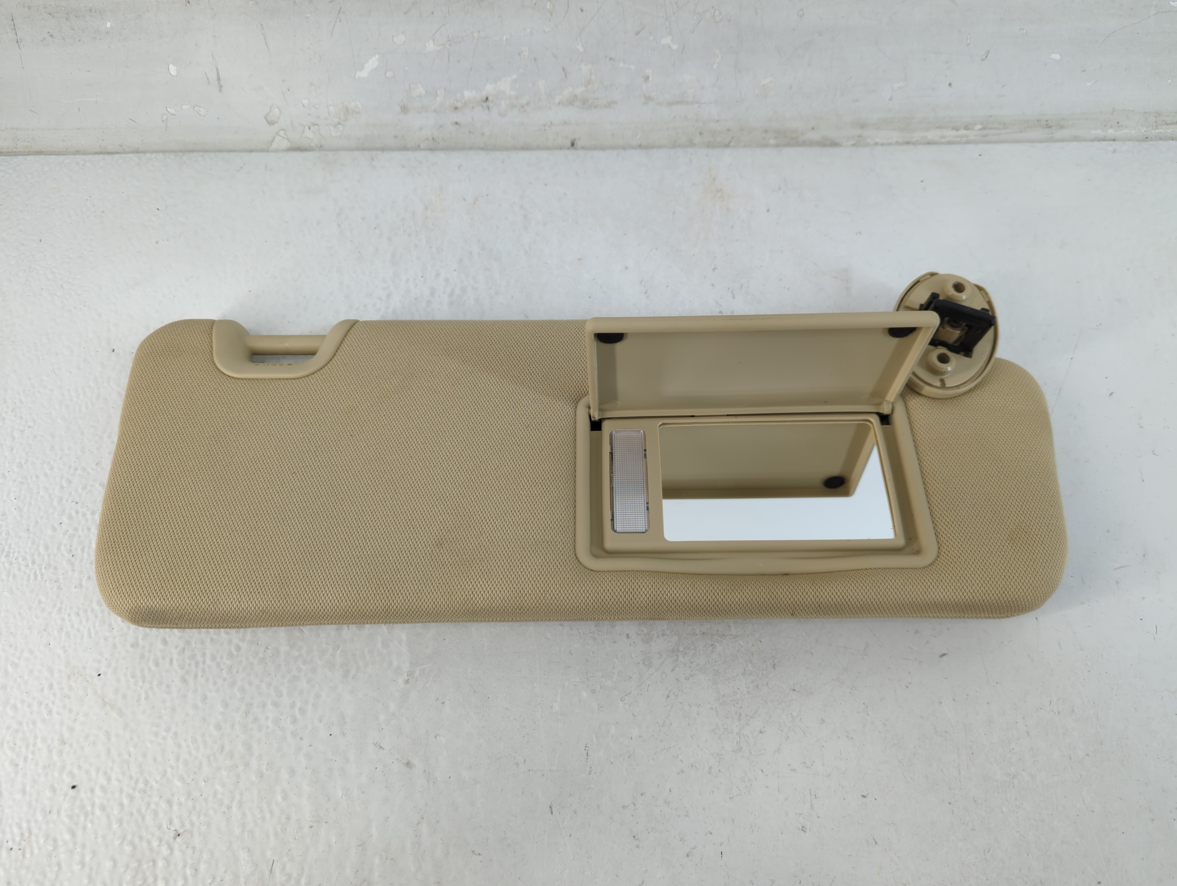 2014-2019 Toyota Highlander Passenger Sun Visor Mirror Right Sunvisor 1071782 - Oemusedautoparts1.com