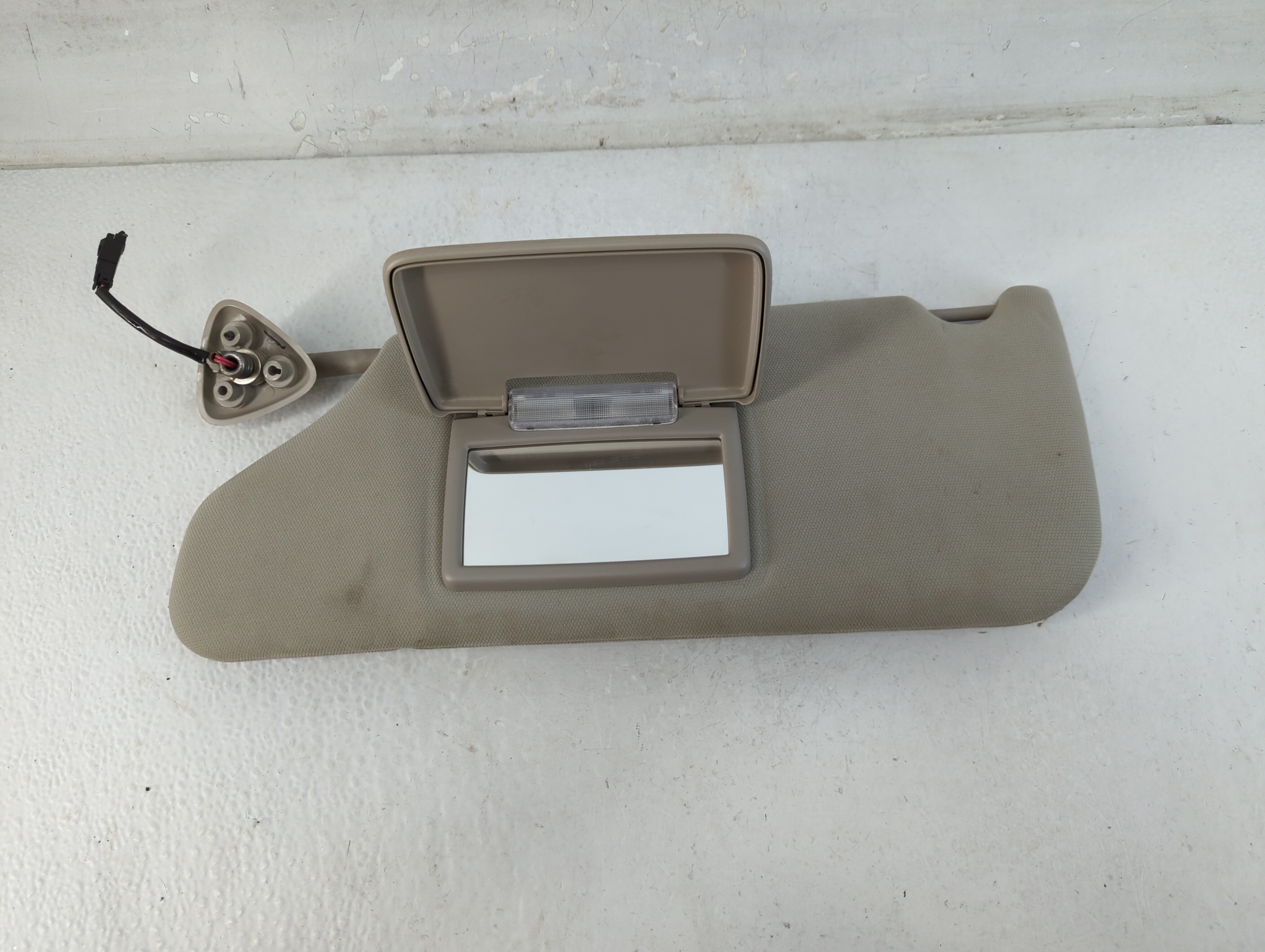 2006-2007 Dodge Charger Driver Sun Visor Mirror Left Sunvisor Grey 1071784 - Oemusedautoparts1.com