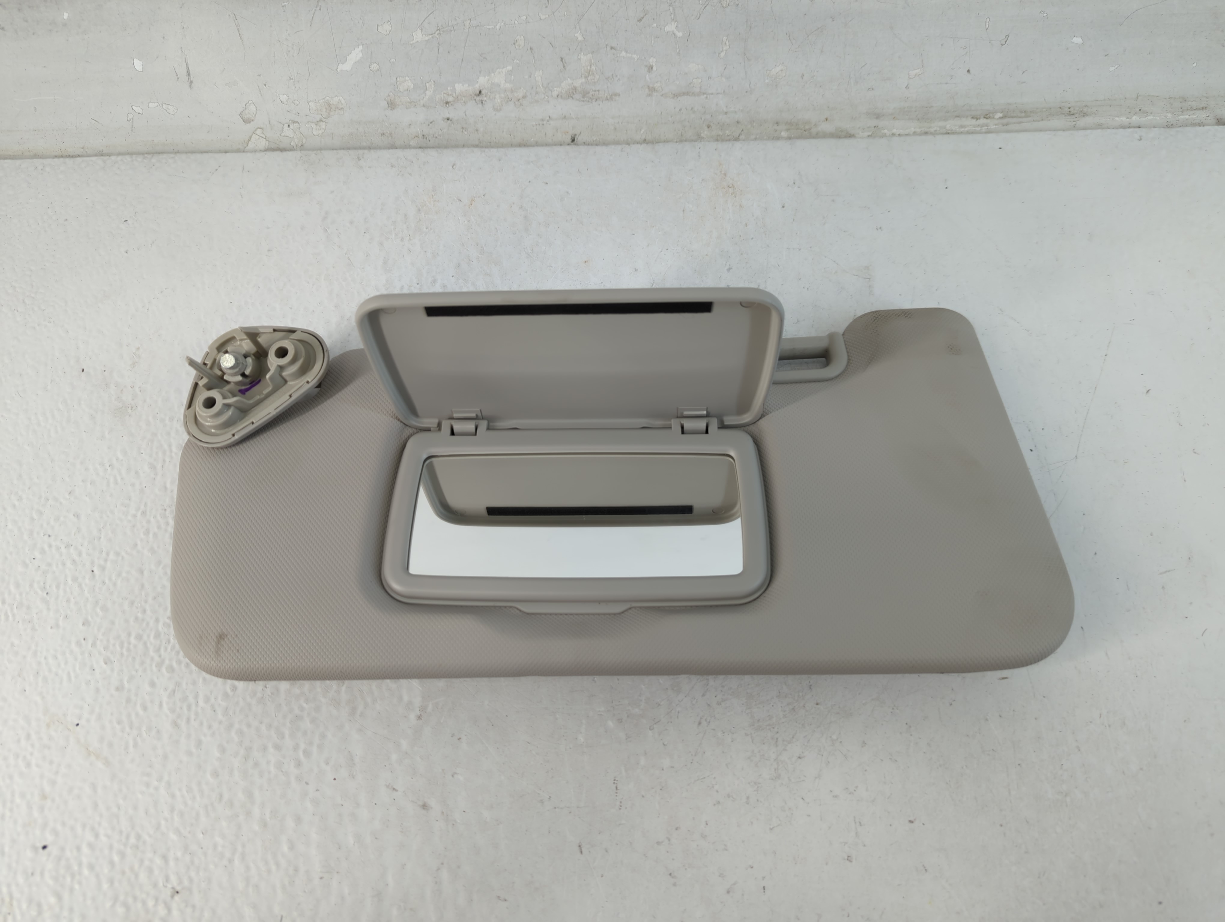 2017-2022 Subaru Impreza Driver Sun Visor Mirror Left Sunvisor Grey 1071785 - Oemusedautoparts1.com
