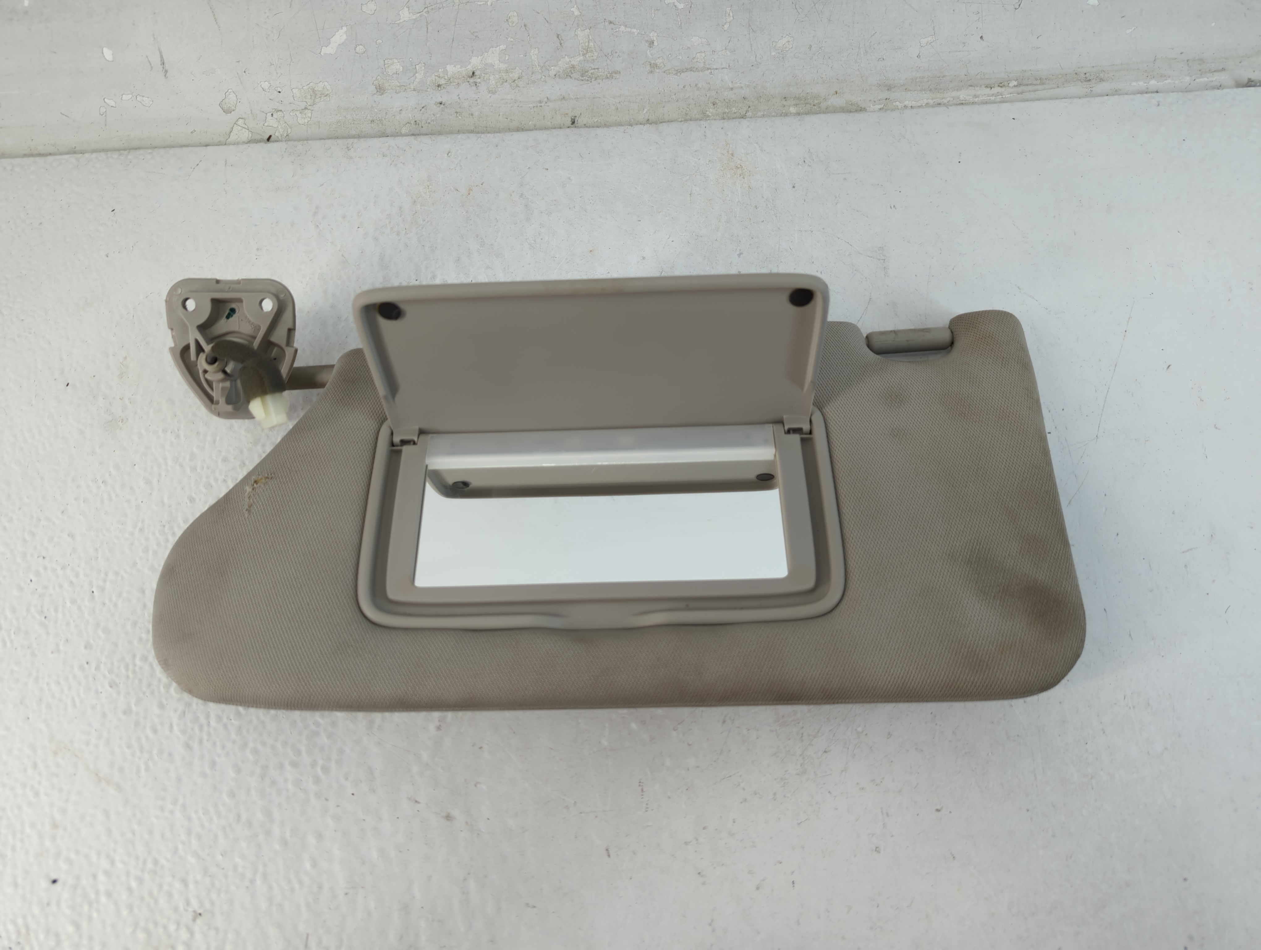 2013-2018 Nissan Altima Passenger Sun Visor Mirror Right Sunvisor Gray 1071792 - Oemusedautoparts1.com