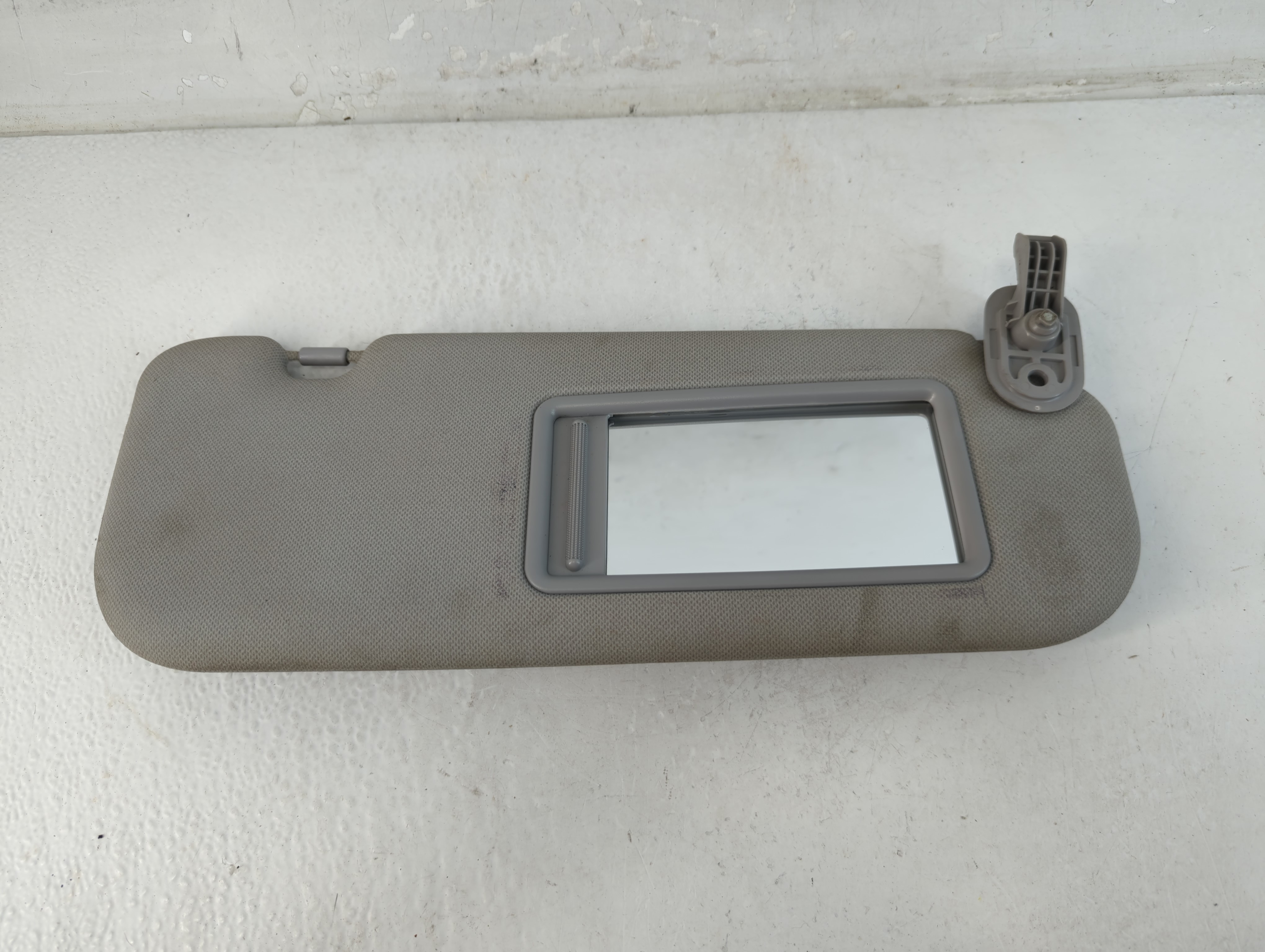2014-2016 Hyundai Elantra Passenger Sun Visor Mirror Right Sunvisor Gray 1071795 - Oemusedautoparts1.com