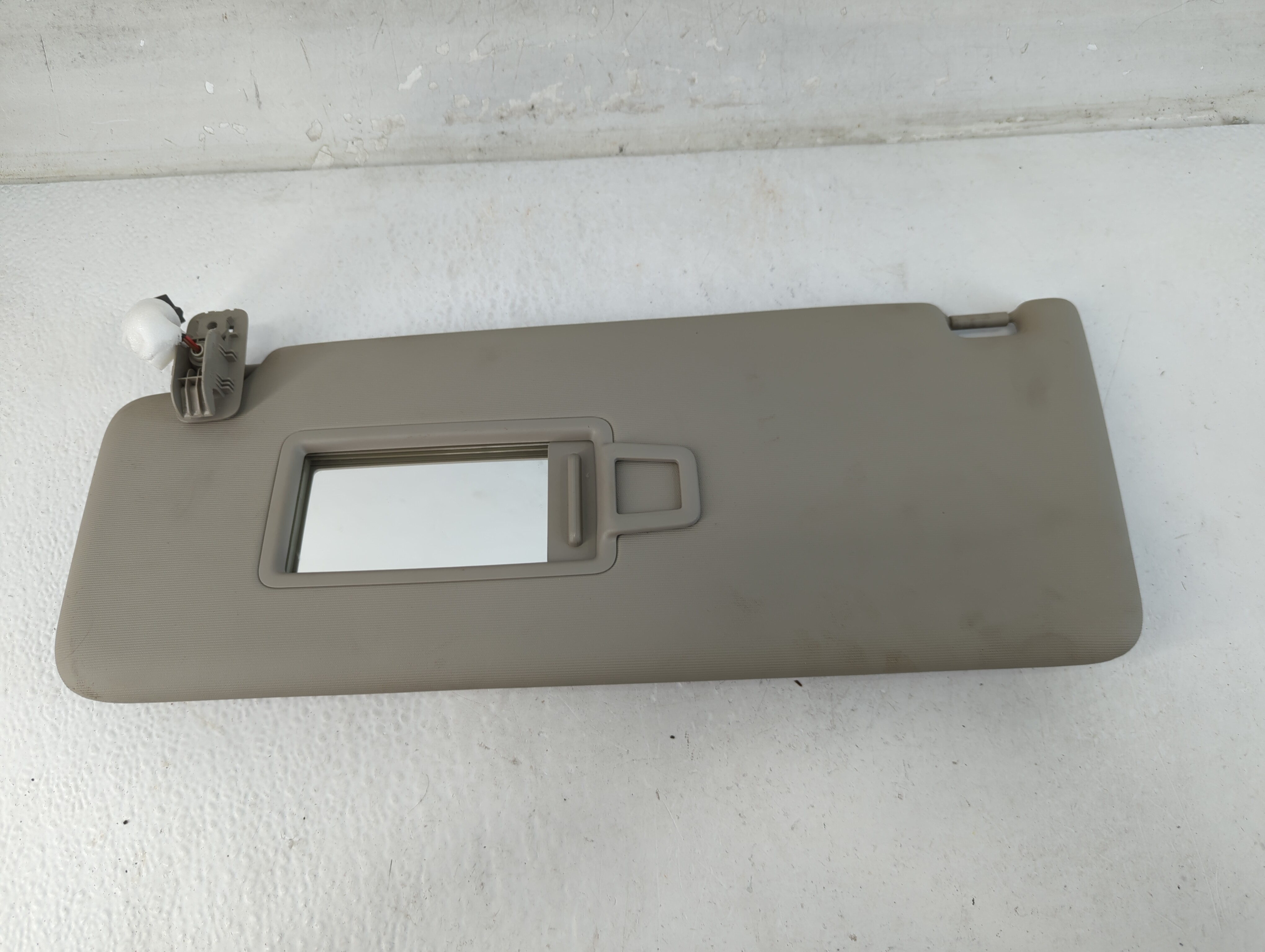 Volkswagen Atlas Driver Sun Visor Mirror Left Sunvisor Grey 1071810 - Oemusedautoparts1.com