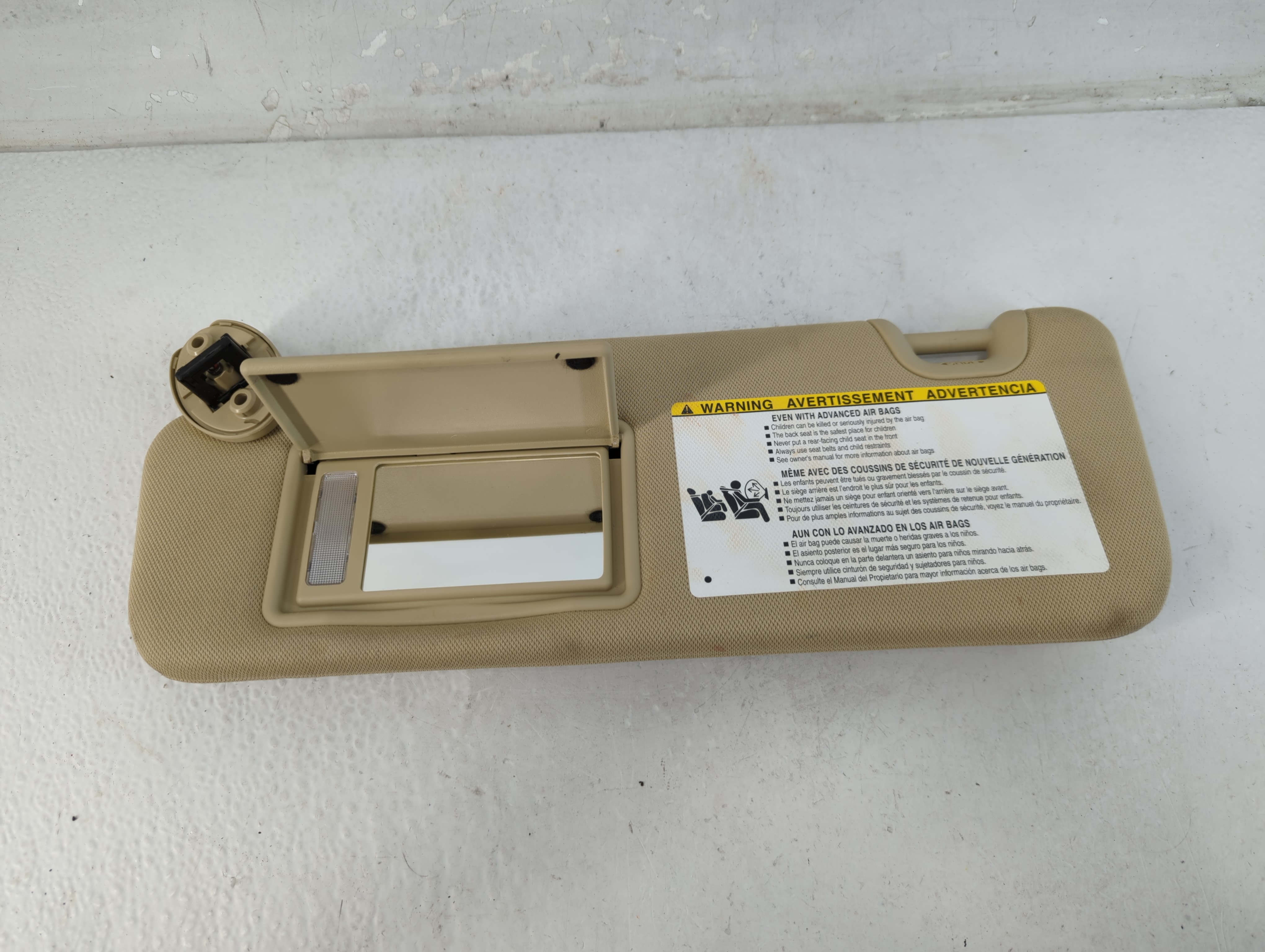 Picture of 2014-2019 Toyota Highlander Driver Sun Visor Mirror Left Sunvisor Beige 1071813