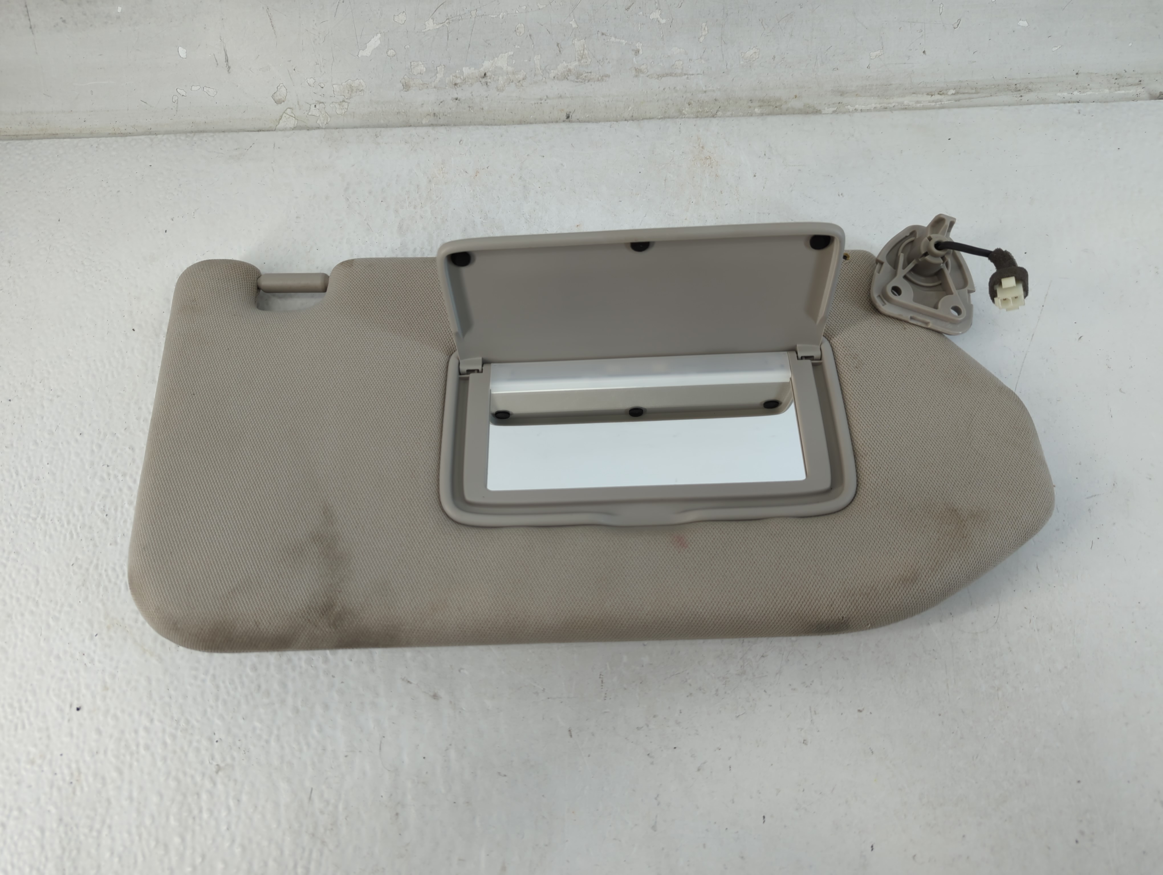 2019-2020 Nissan Pathfinder Passenger Sun Visor Mirror Right Sunvisor 1071814 - Oemusedautoparts1.com