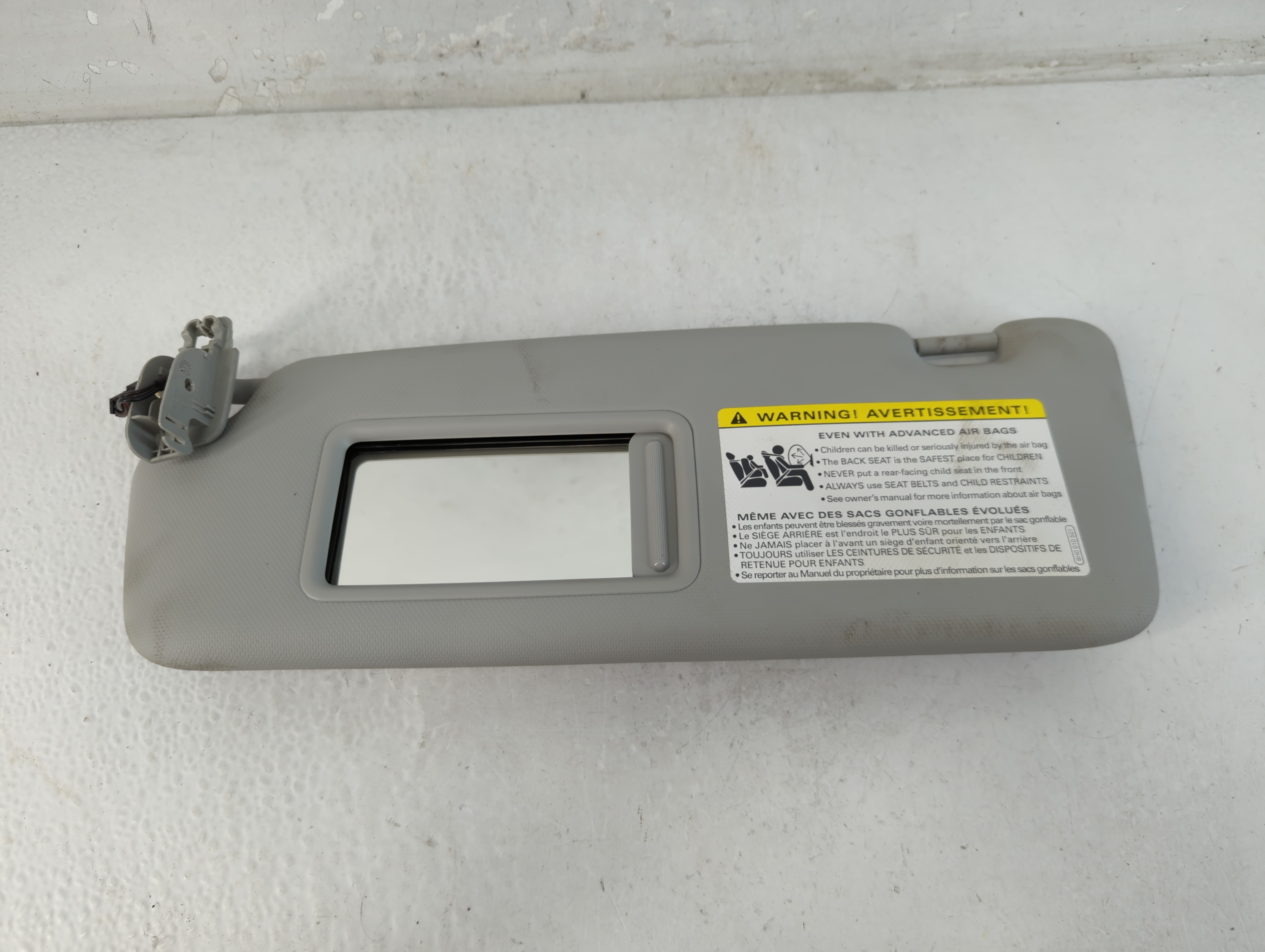 2013-2016 Audi A4 Driver Sun Visor Mirror Left Sunvisor Grey 1071816 - Oemusedautoparts1.com