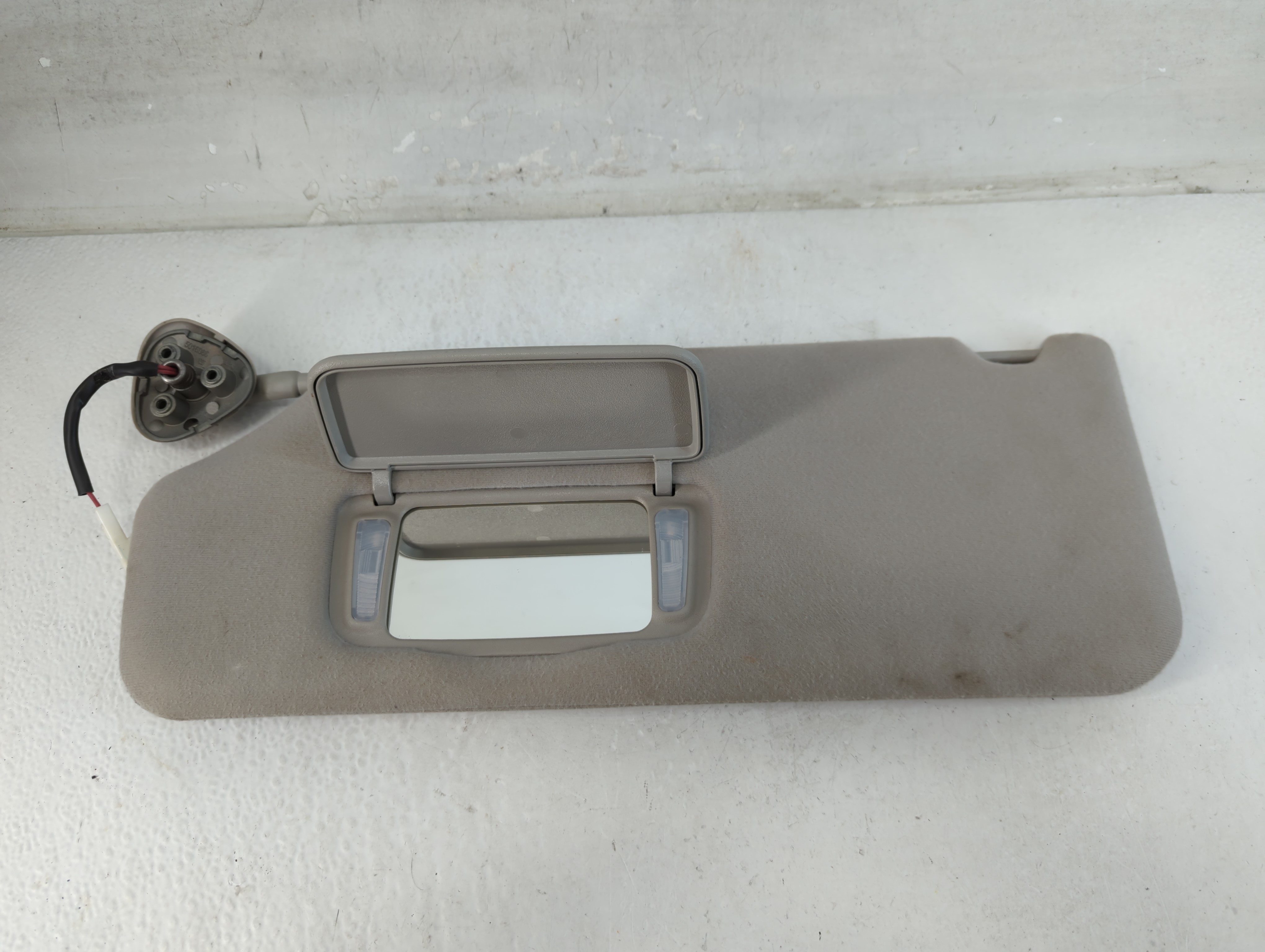 2011-2014 Toyota Sienna Driver Sun Visor Mirror Left Sunvisor Grey 1071818 - Oemusedautoparts1.com