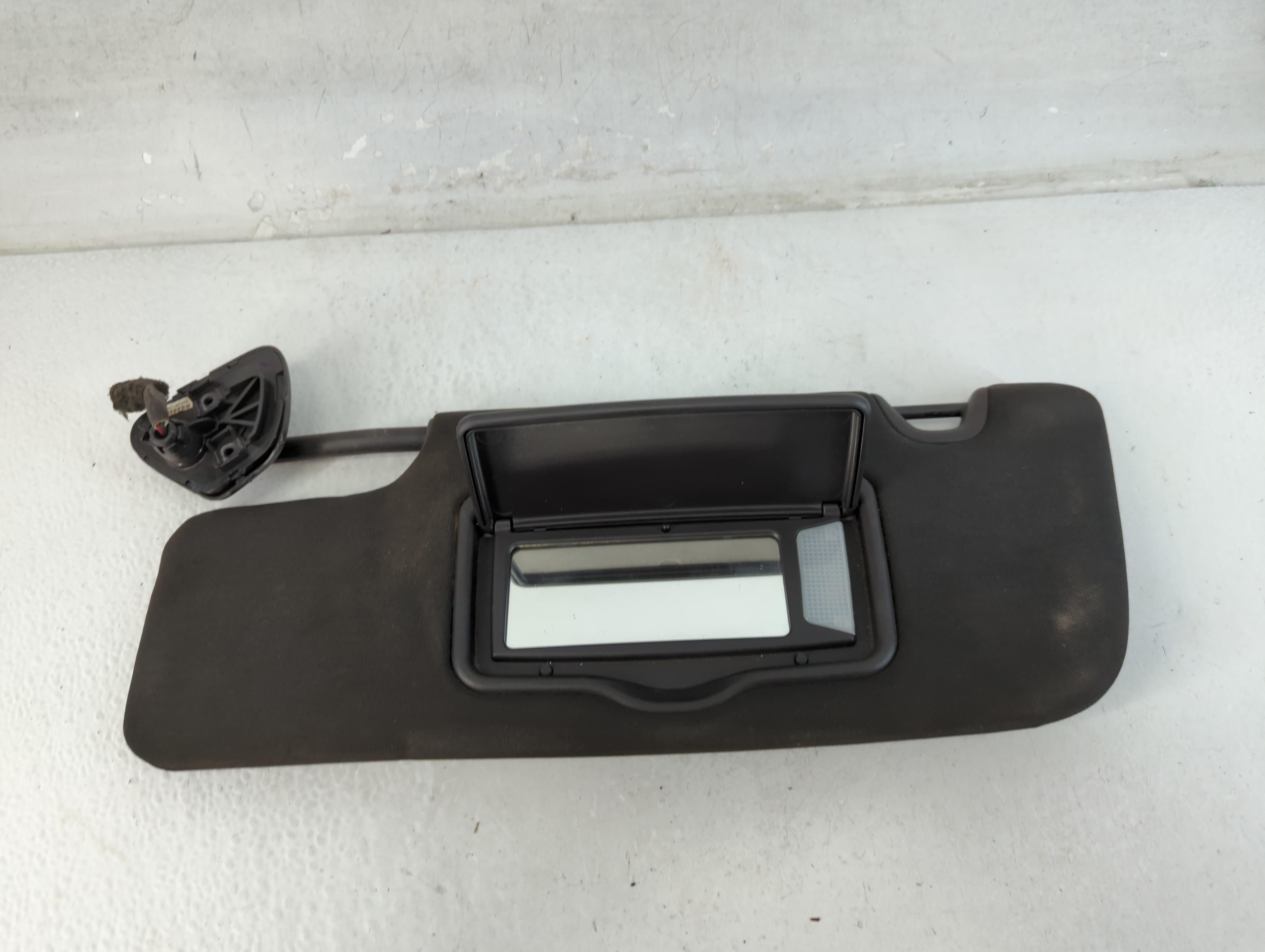 2012-2014 Ford Mustang Passenger Sun Visor Mirror Right Sunvisor Black 1071826 - Oemusedautoparts1.com