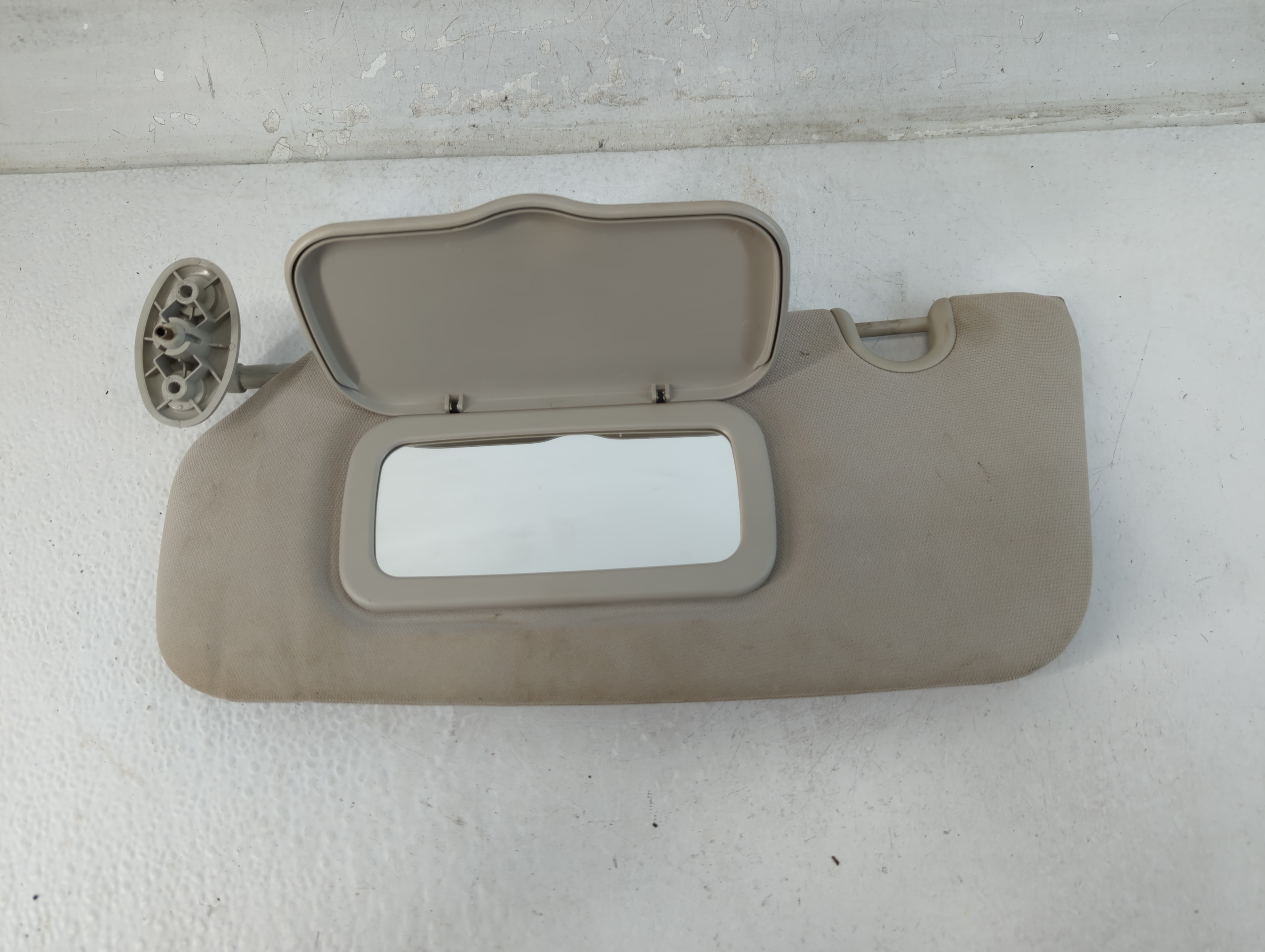 2010-2017 Jeep Patriot Driver Sun Visor Mirror Left Sunvisor Ivory 1071842 - Oemusedautoparts1.com