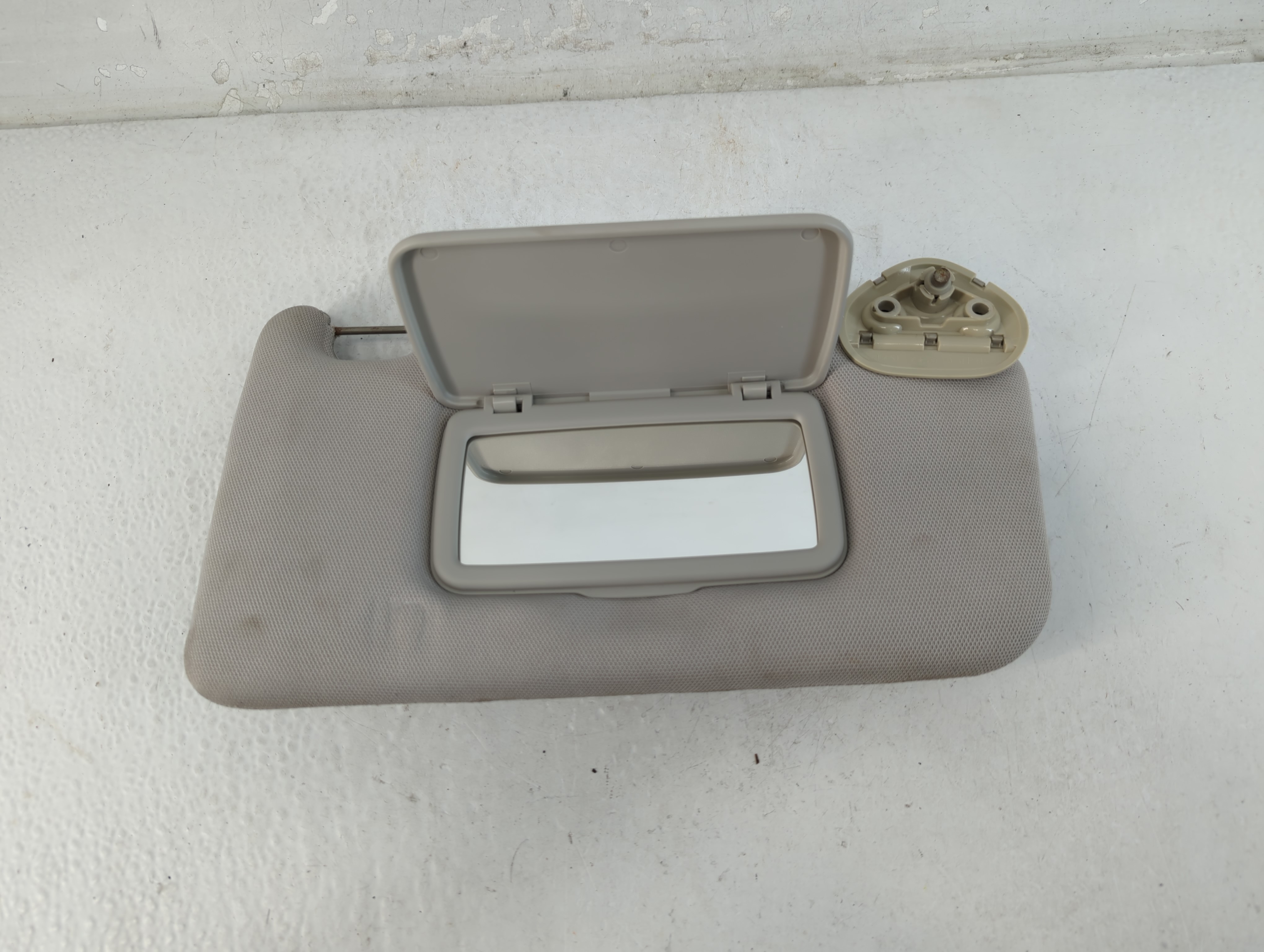 2015-2016 Subaru Impreza Passenger Sun Visor Mirror Right Sunvisor Gray 1071843 - Oemusedautoparts1.com
