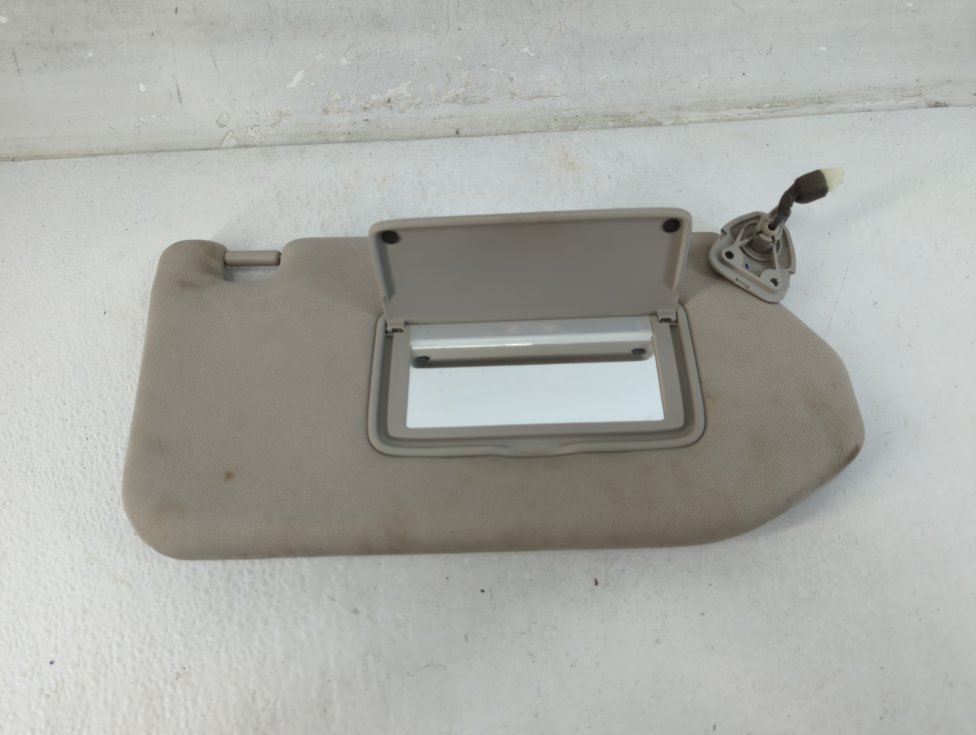 Picture of 2013-2018 Nissan Pathfinder Passenger Sun Visor Mirror Right Sunvisor 1071844