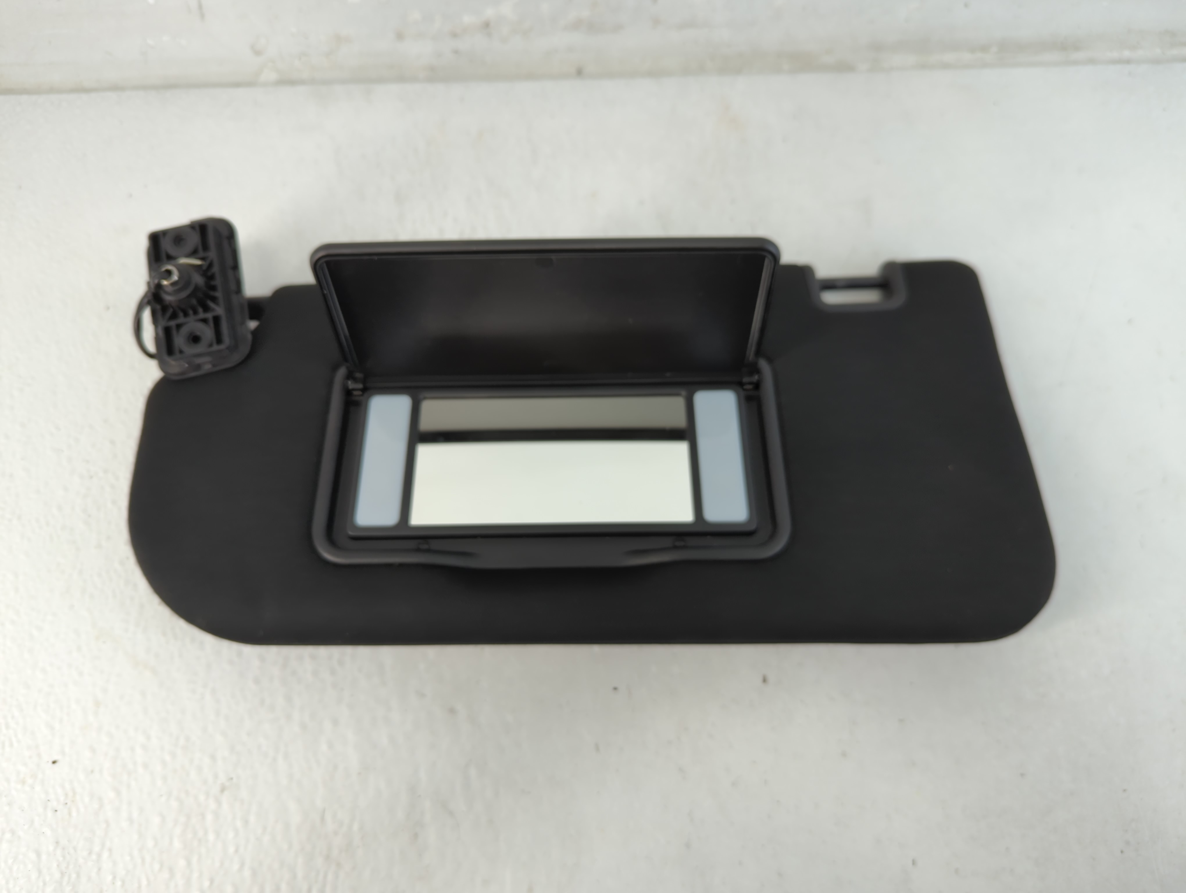 Picture of 2015-2019 Lincoln Mkc Driver Sun Visor Mirror Left Sunvisor Black 1071849