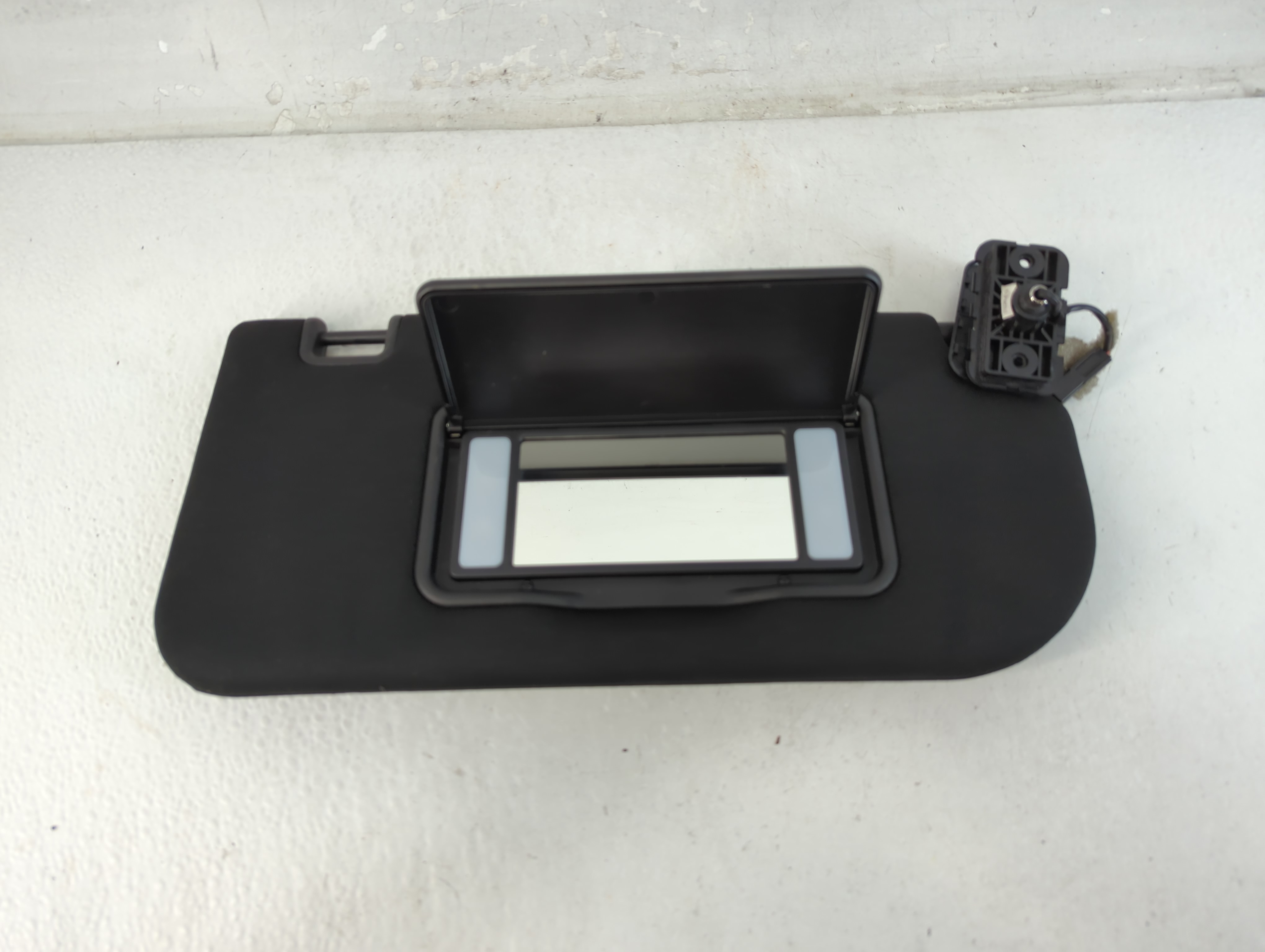 Picture of 2015-2019 Lincoln Mkc Passenger Sun Visor Mirror Right Sunvisor Black 1071850