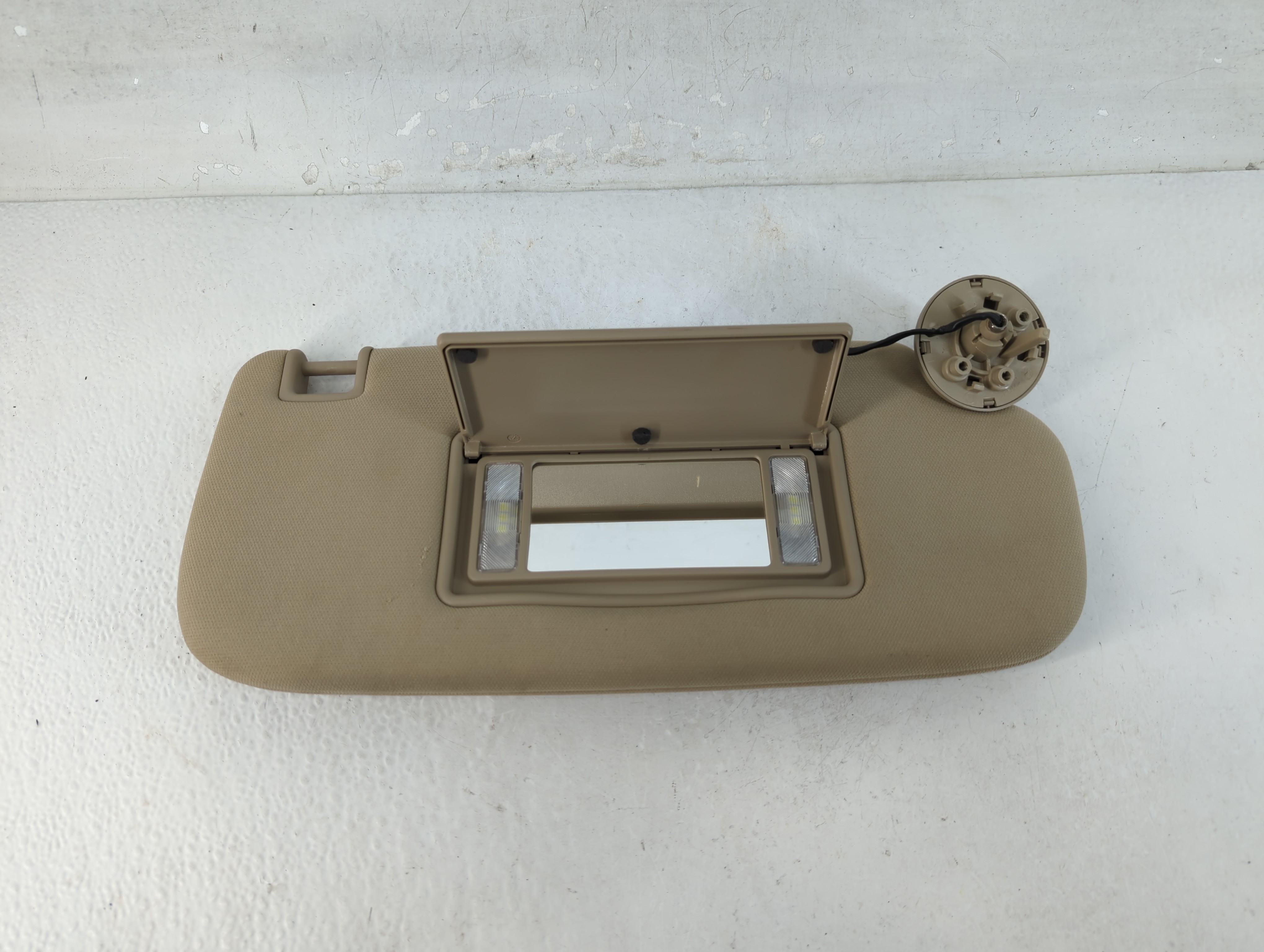 2014-2022 Jeep Grand Cherokee Passenger Sun Visor Mirror Right Sunvisor 1071851 - Oemusedautoparts1.com