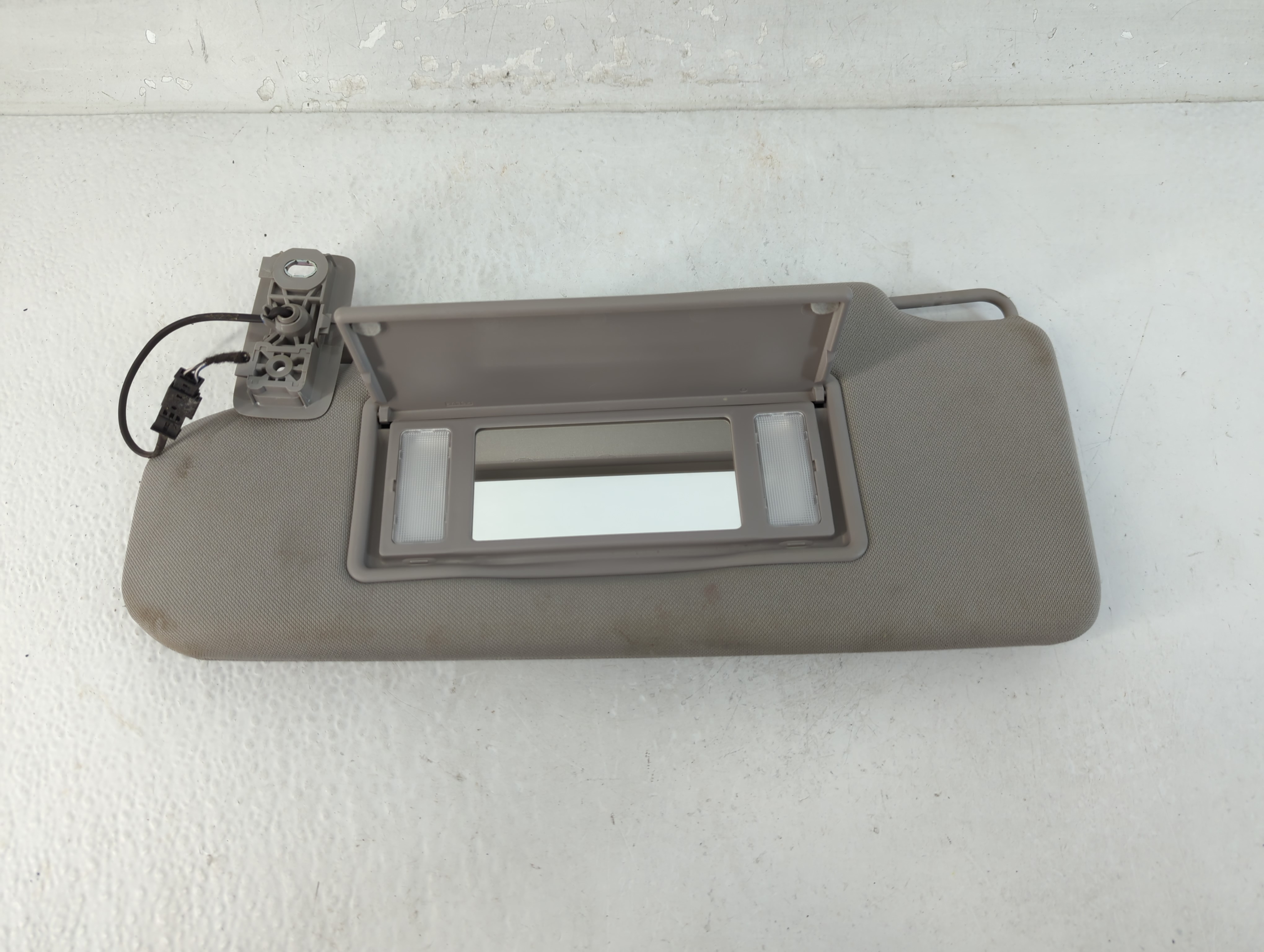 Picture of 2011-2018 Volvo S60 Driver Sun Visor Mirror Left Sunvisor Grey 1071853