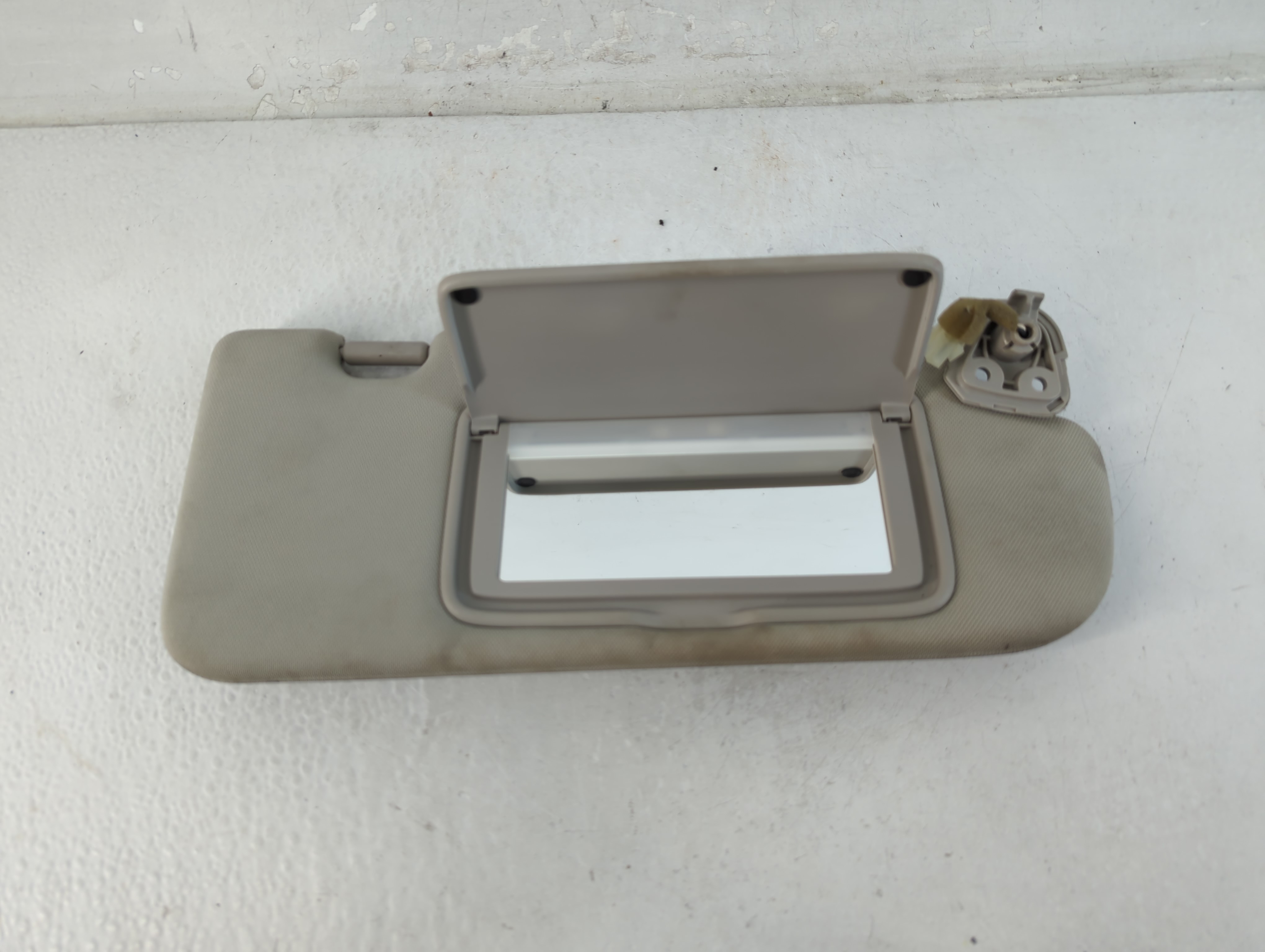 2014-2020 Infiniti Q50 Passenger Sun Visor Mirror Right Sunvisor Grey 1071881 - Oemusedautoparts1.com
