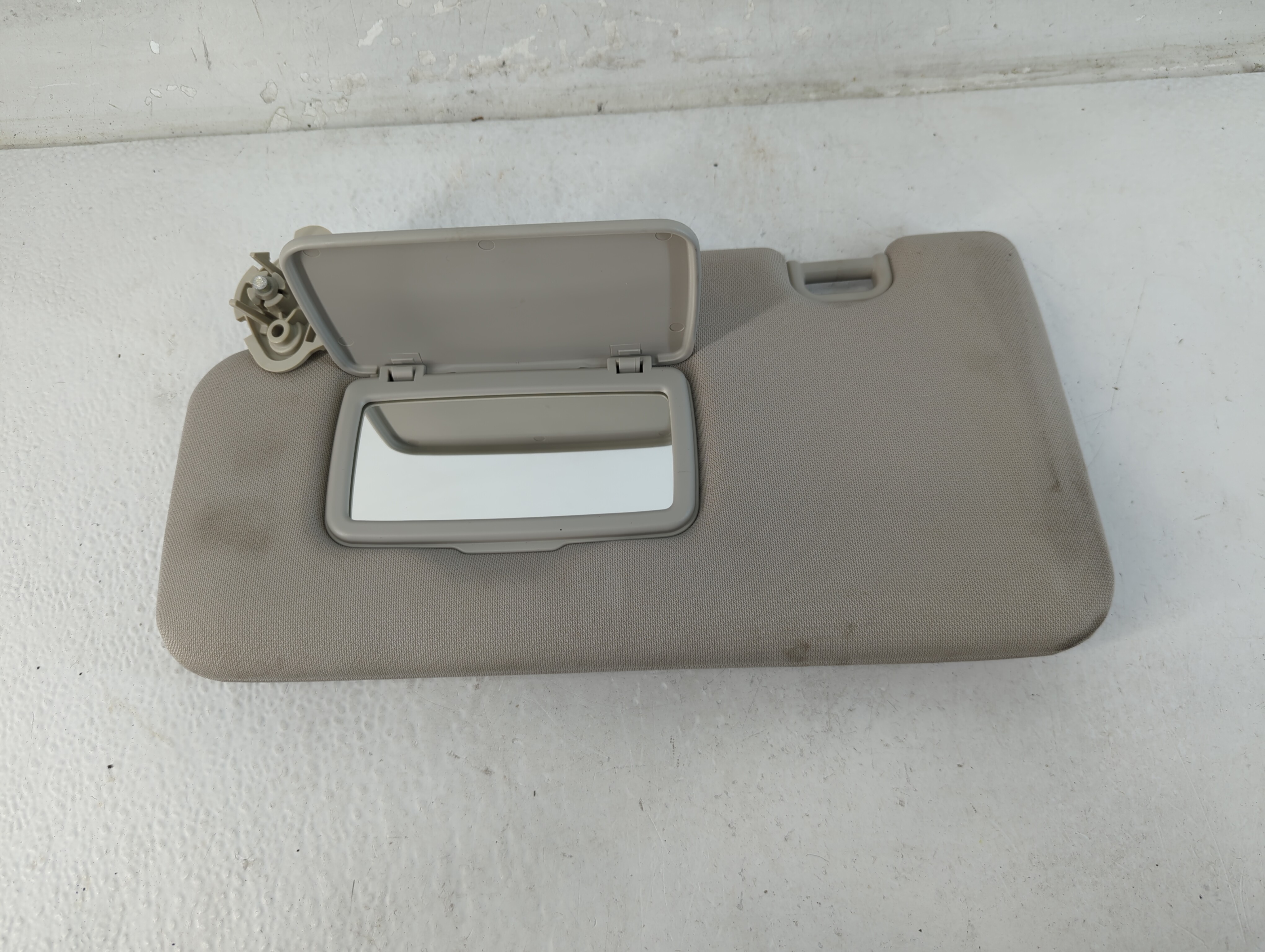 Picture of 2020 Subaru Forester Passenger Sun Visor Mirror Right Sunvisor Grey 1071893