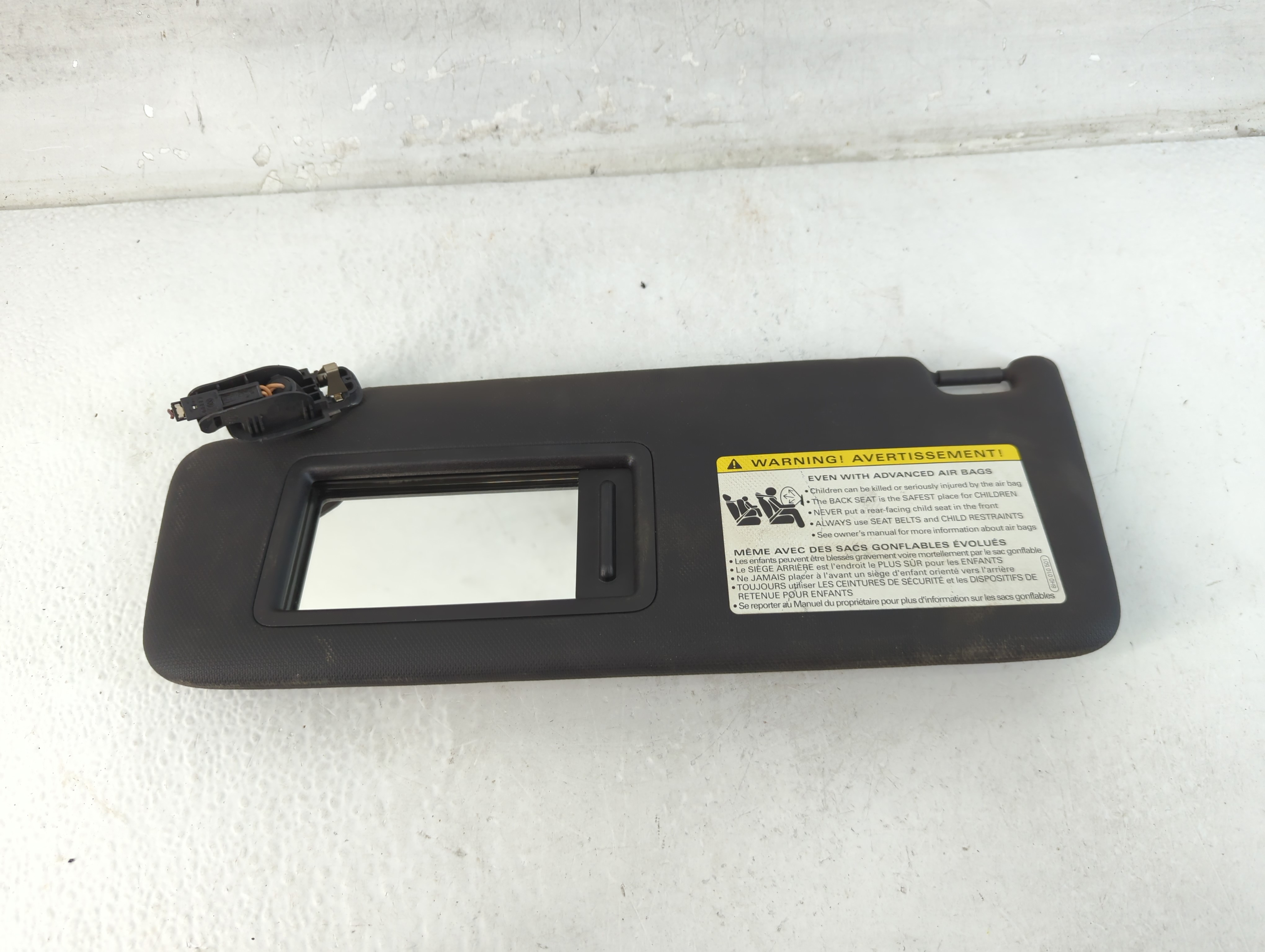 2015-2018 Audi A3 Driver Sun Visor Mirror Left Sunvisor Black 1071898 - Oemusedautoparts1.com