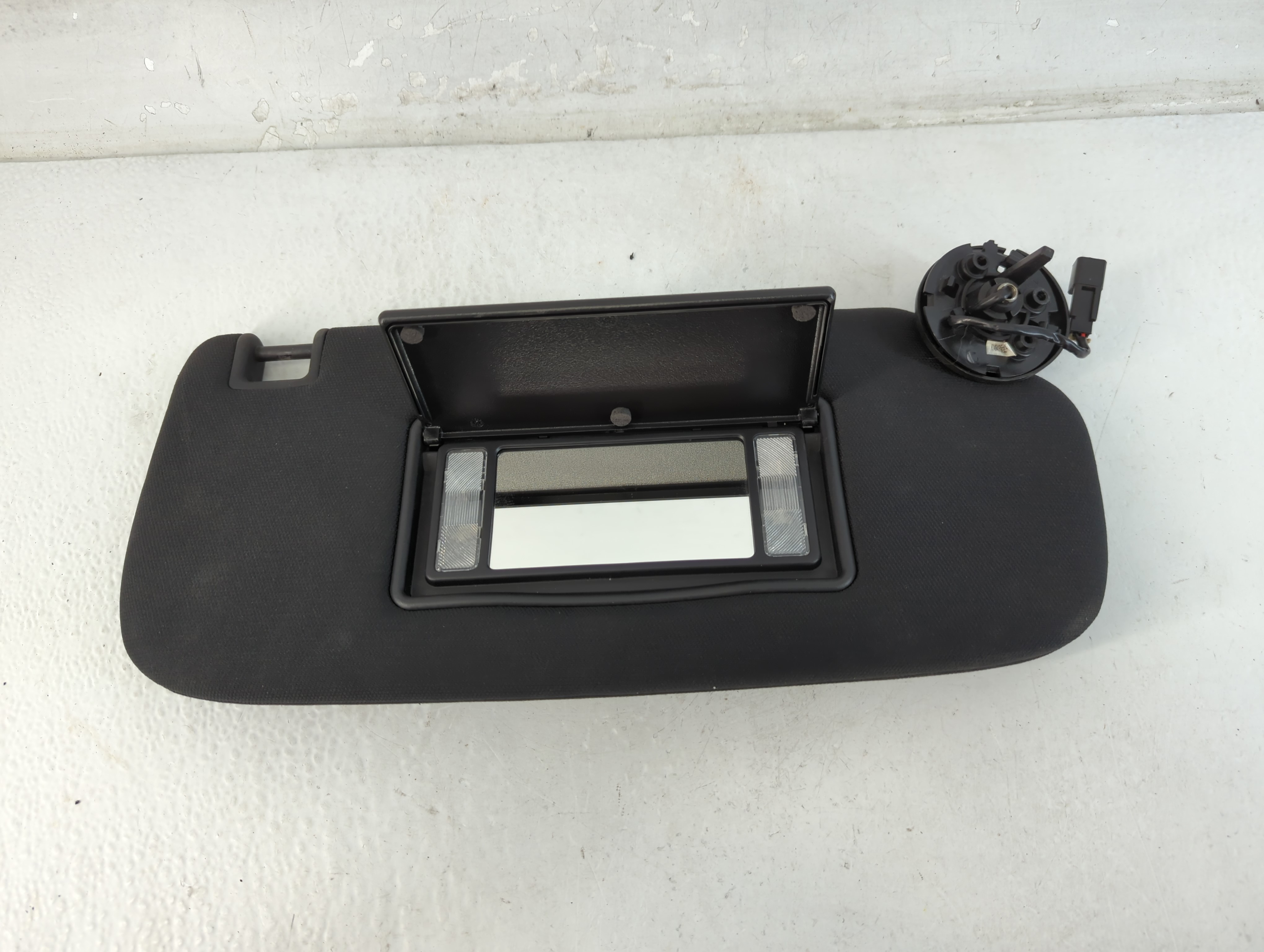 2014-2022 Jeep Grand Cherokee Passenger Sun Visor Mirror Right Sunvisor 1071899 - Oemusedautoparts1.com