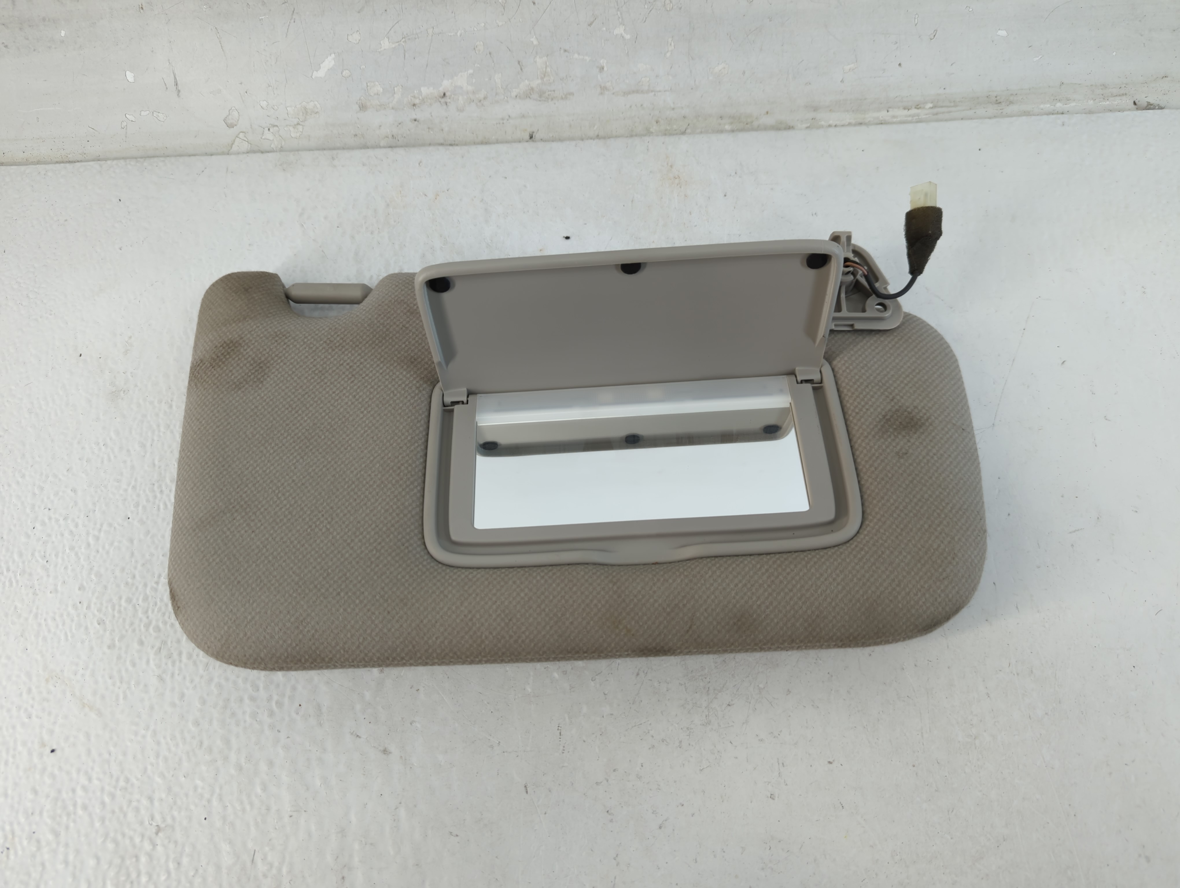 2013-2019 Nissan Sentra Passenger Sun Visor Mirror Right Sunvisor Grey 1071901 - Oemusedautoparts1.com