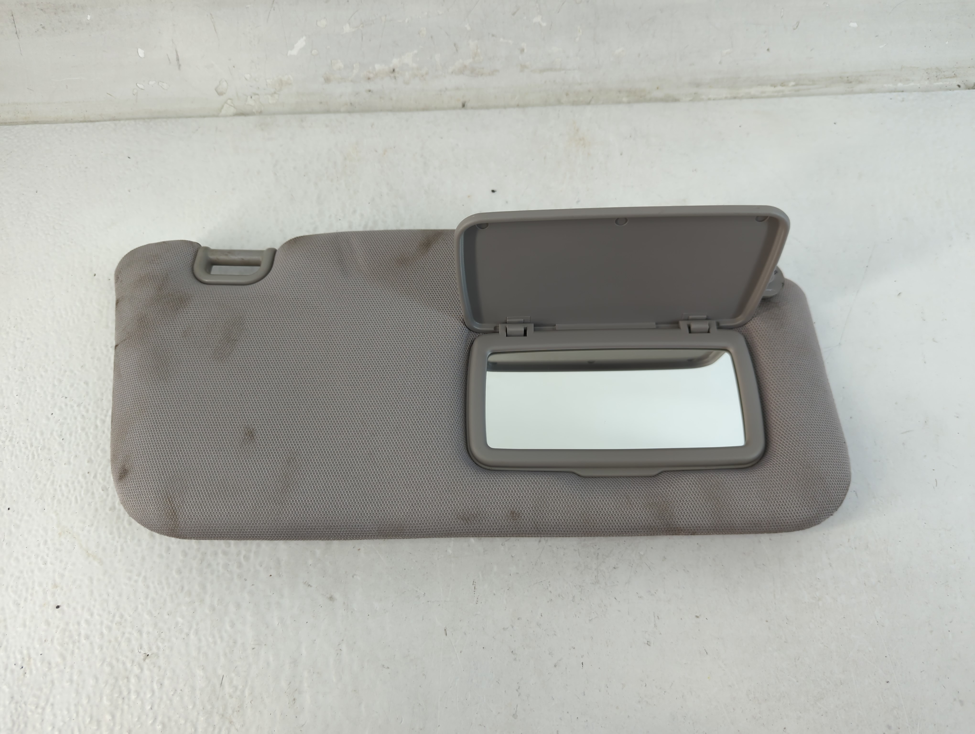 2003-2005 Subaru Forester Passenger Sun Visor Mirror Right Sunvisor Grey 1071911 - Oemusedautoparts1.com