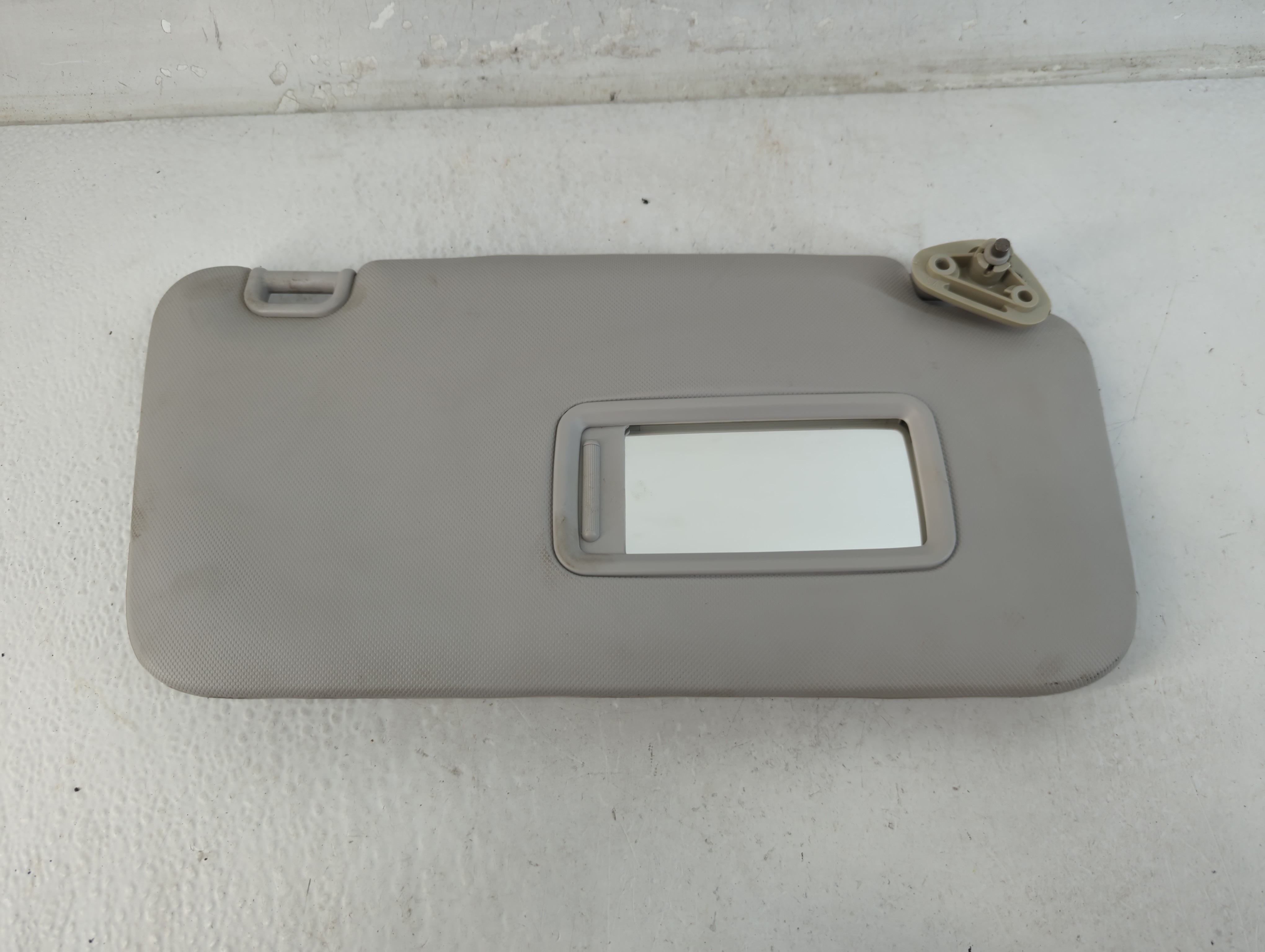 Picture of 2011 Subaru Forester Passenger Sun Visor Mirror Right Sunvisor Grey 1071913