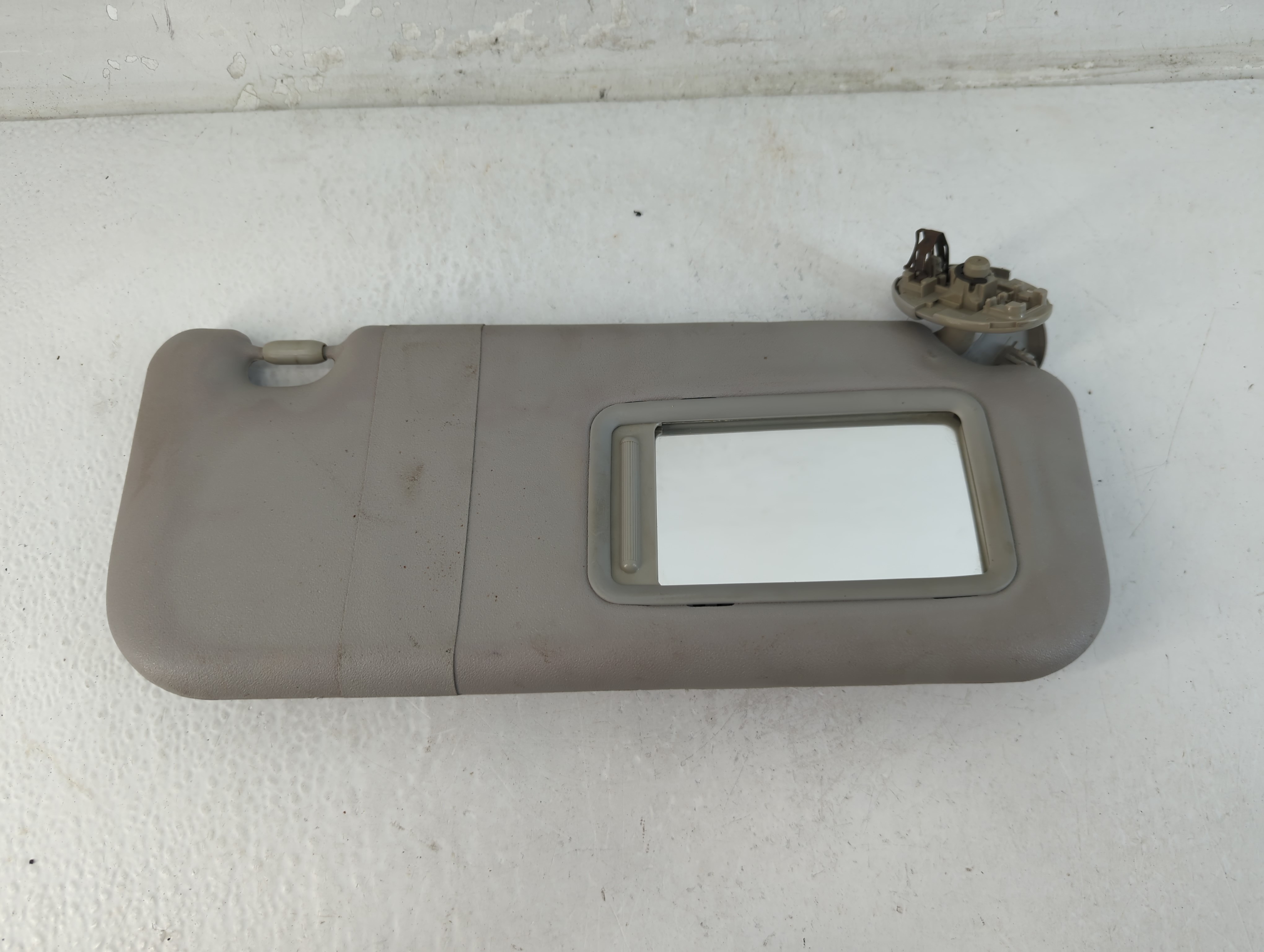 2009-2013 Toyota Corolla Passenger Sun Visor Mirror Right Sunvisor Grey 1071914 - Oemusedautoparts1.com