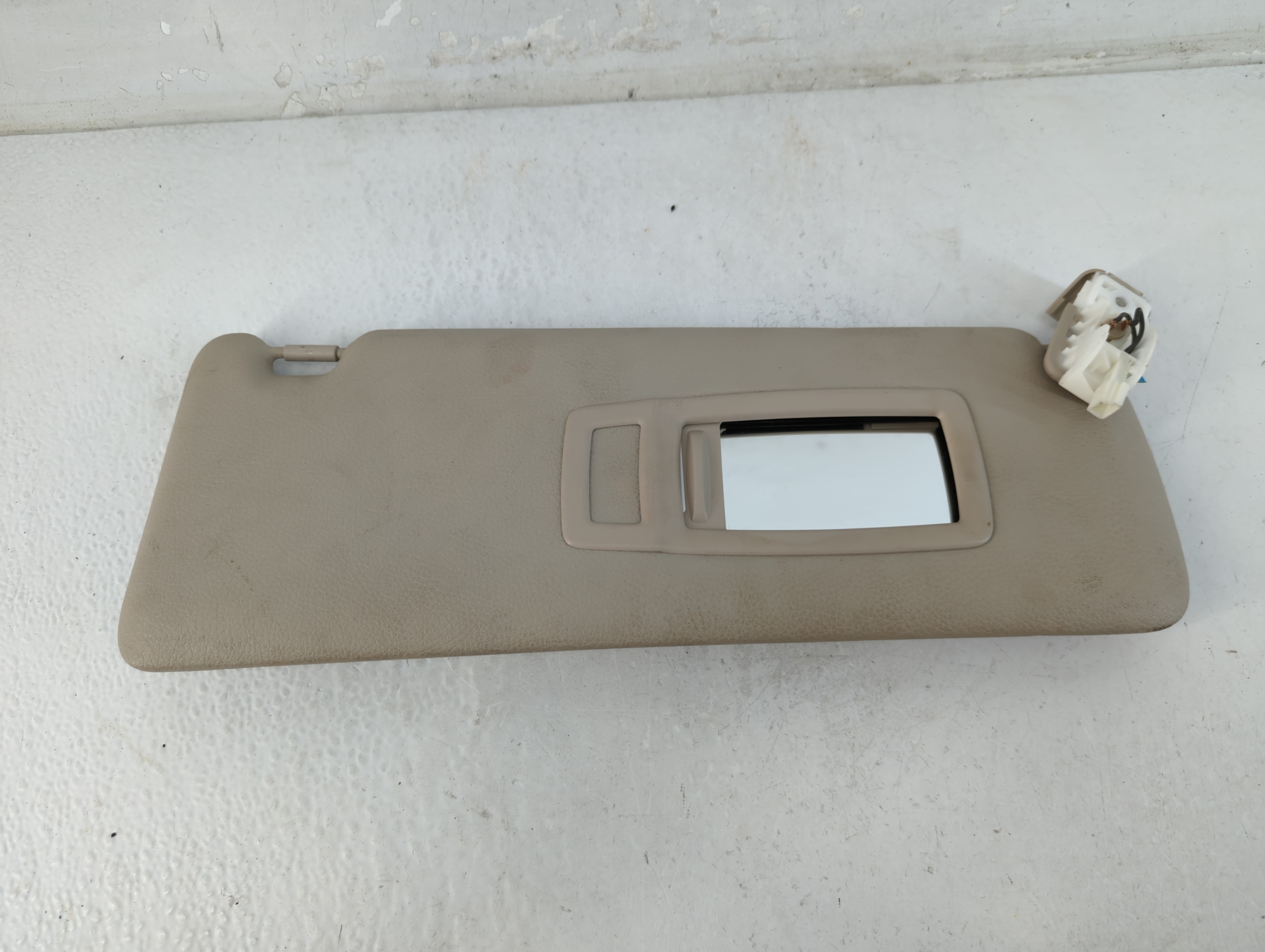 Picture of 2012-2016 Bmw 328i Passenger Sun Visor Mirror Right Sunvisor Grey 1071918
