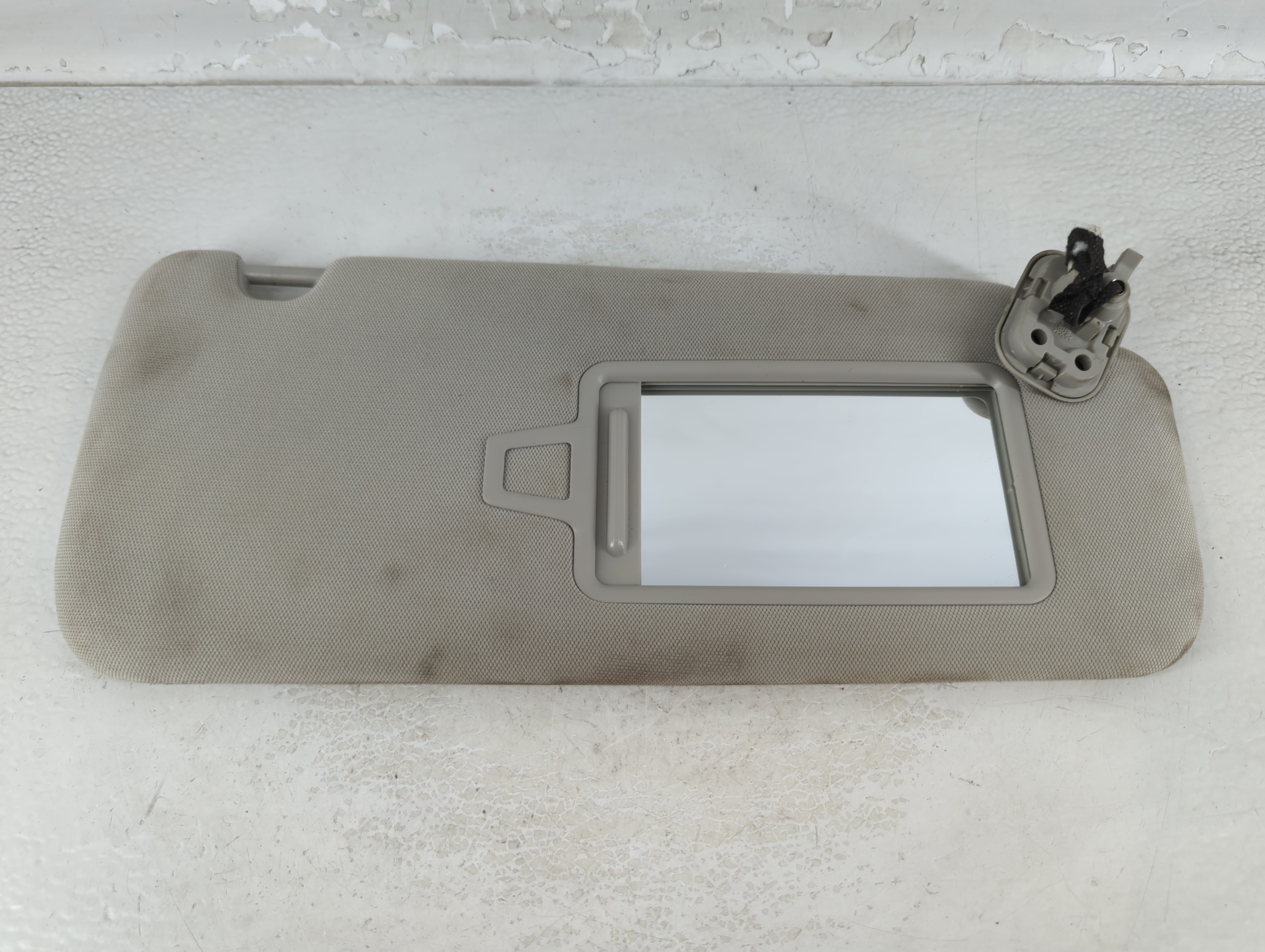 2020-2022 Kia Telluride Passenger Sun Visor Mirror Right Sunvisor Grey 1071926 - Oemusedautoparts1.com