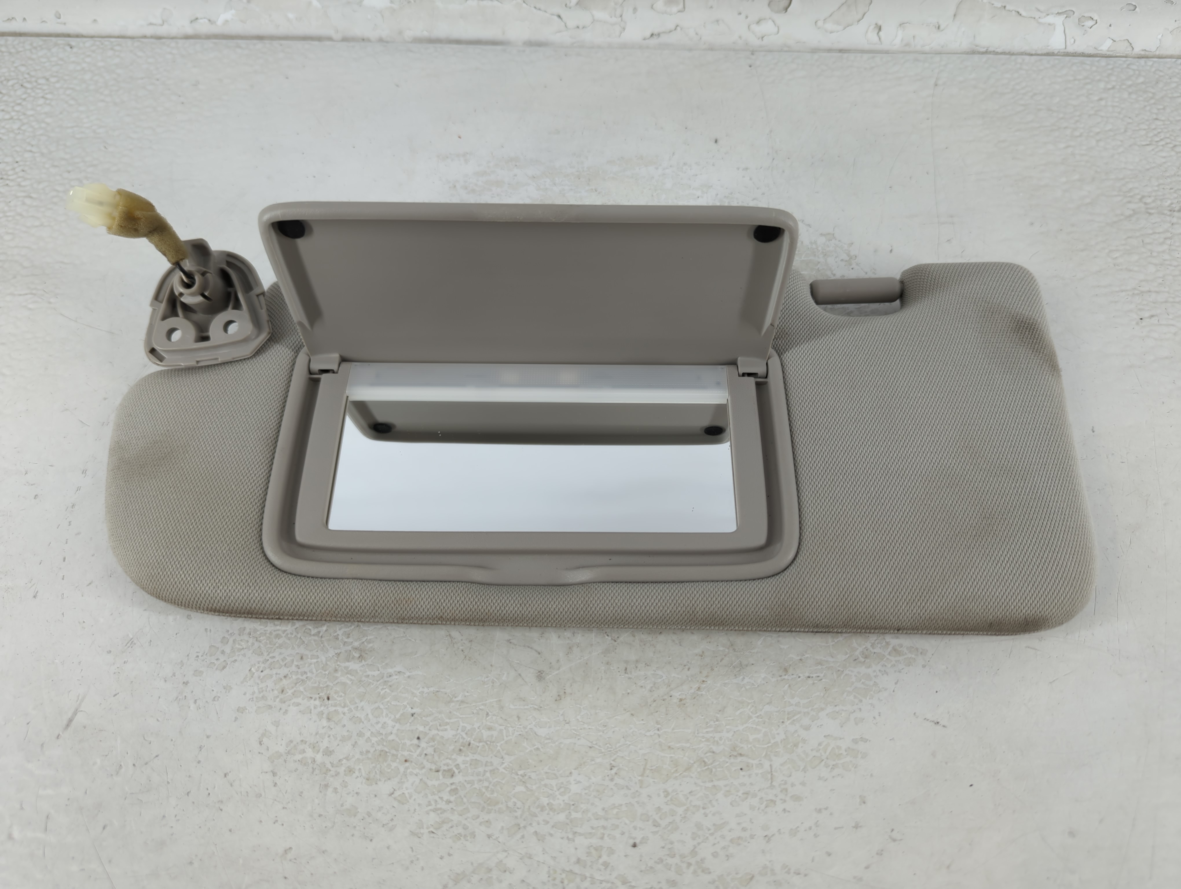 2014-2020 Infiniti Q50 Driver Sun Visor Mirror Left Sunvisor Grey 1071929 - Oemusedautoparts1.com