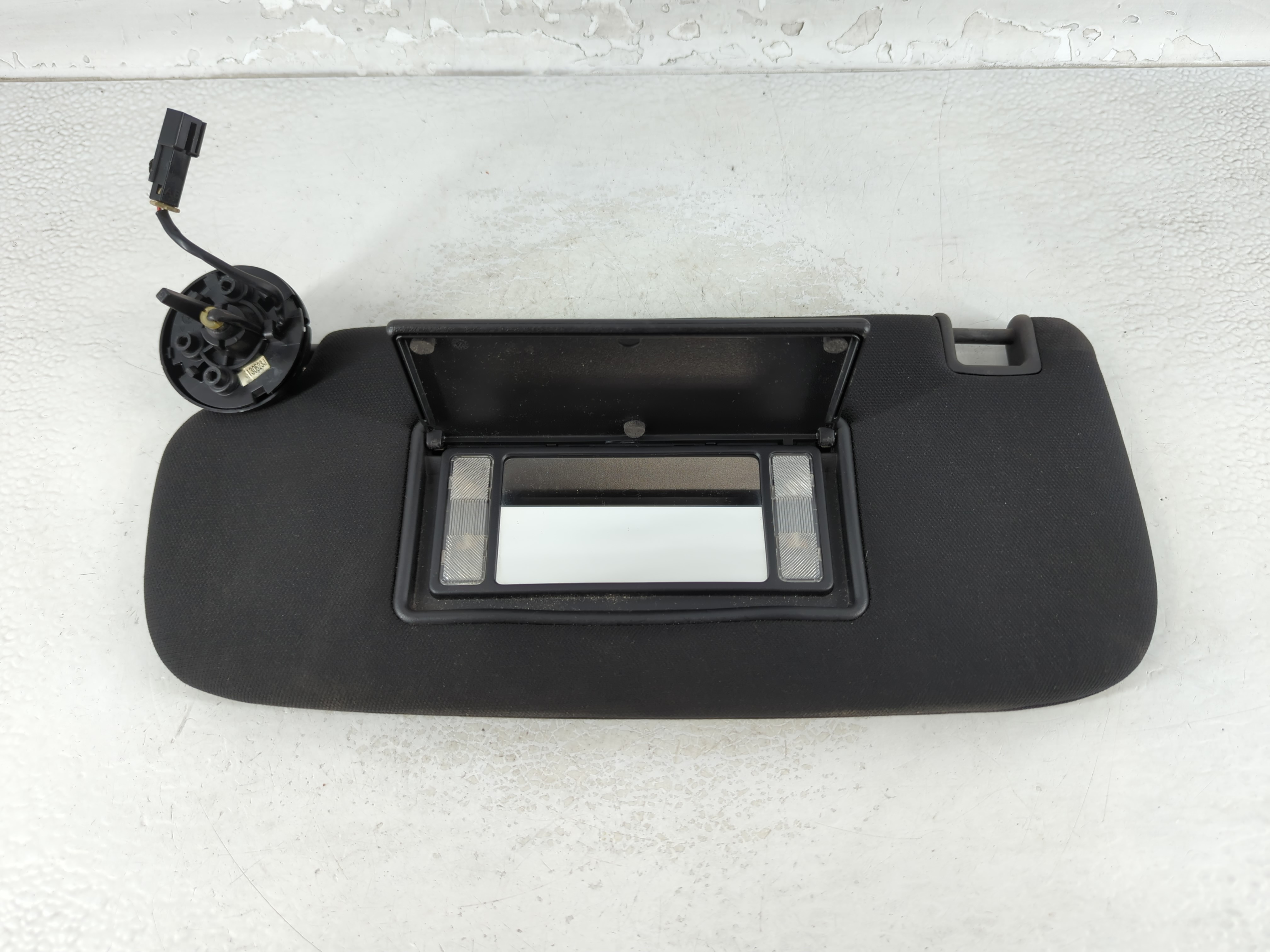 2014-2022 Jeep Grand Cherokee Driver Sun Visor Mirror Left Sunvisor 1071936 - Oemusedautoparts1.com