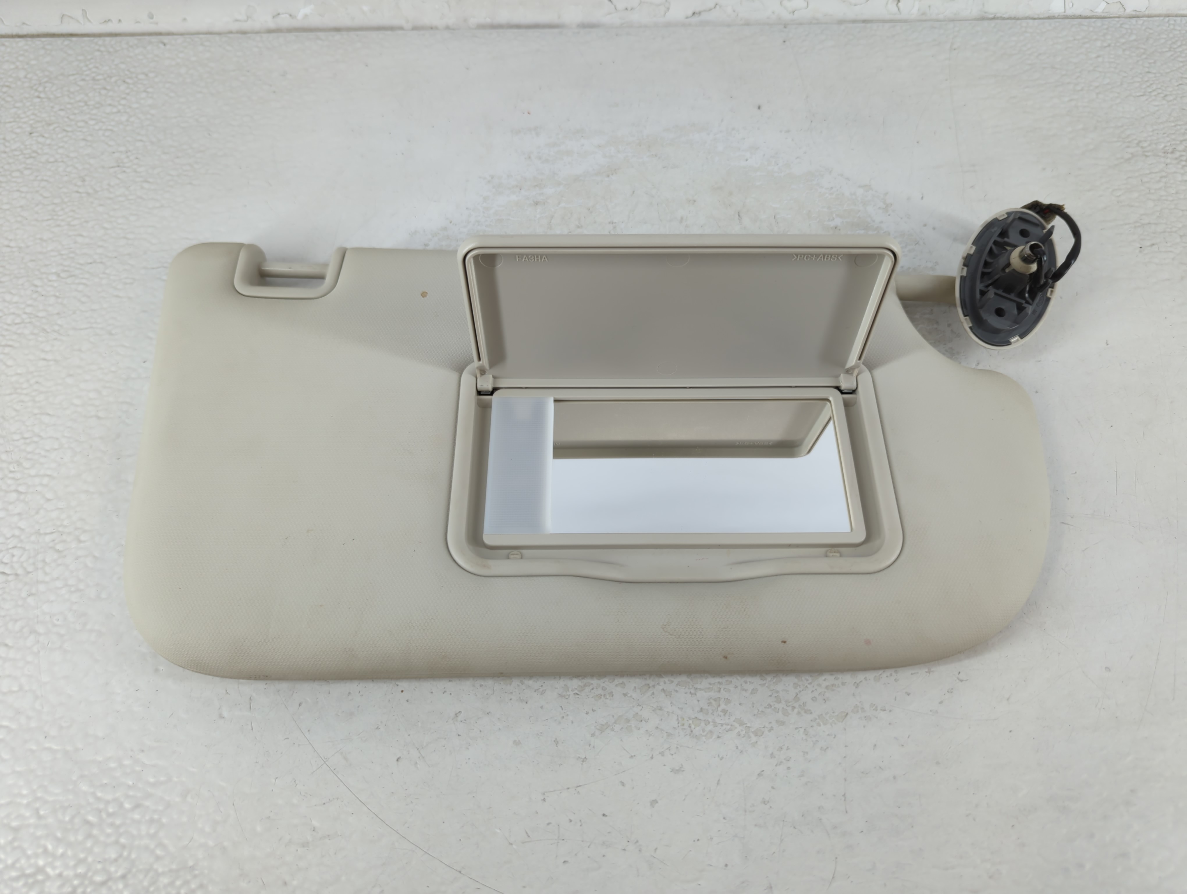 Picture of 2013-2019 Ford Escape Passenger Sun Visor Mirror Right Sunvisor Ivory 1071937