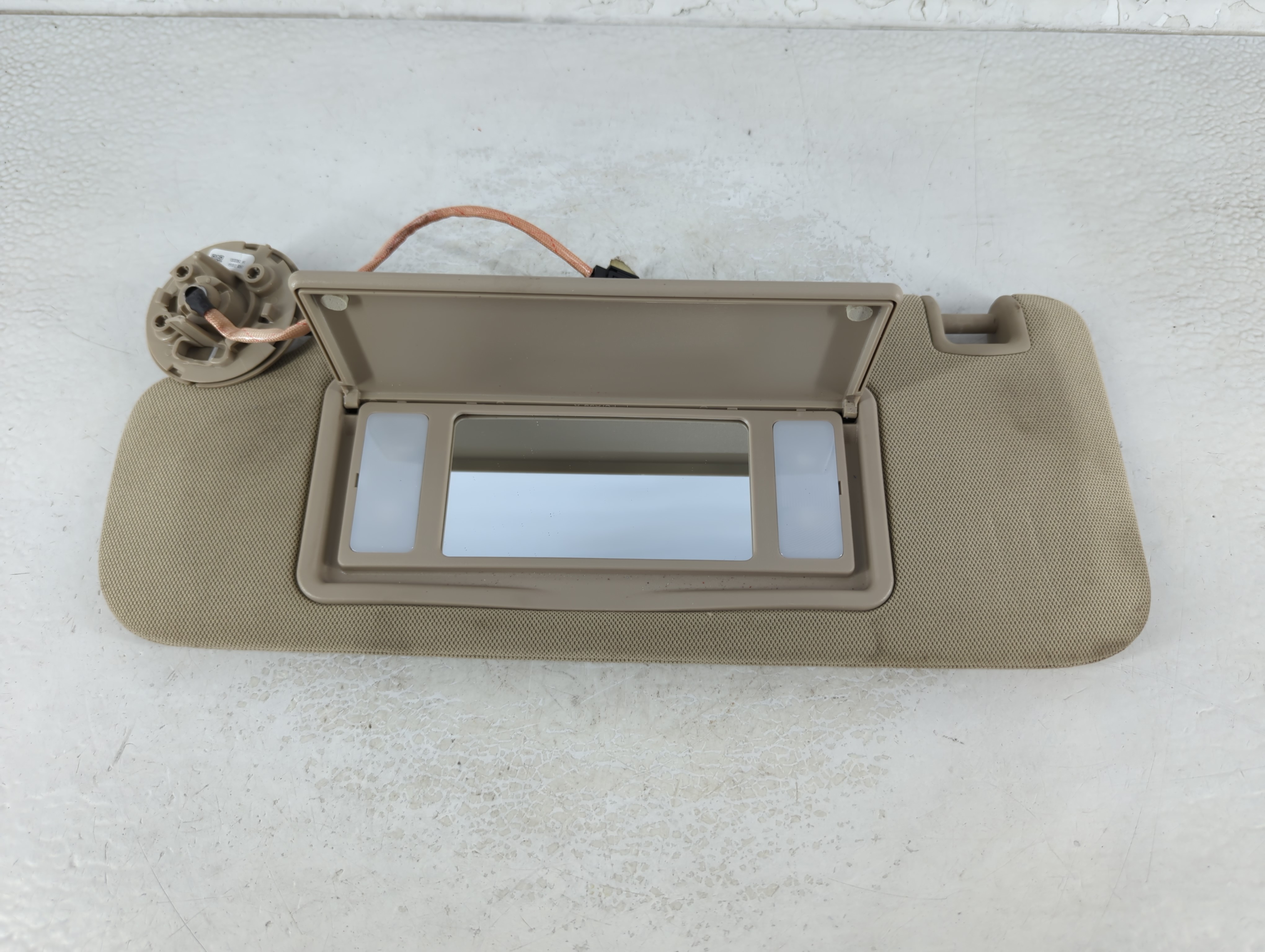 2012-2017 Buick Verano Driver Sun Visor Mirror Left Sunvisor Beige 1071939 - Oemusedautoparts1.com