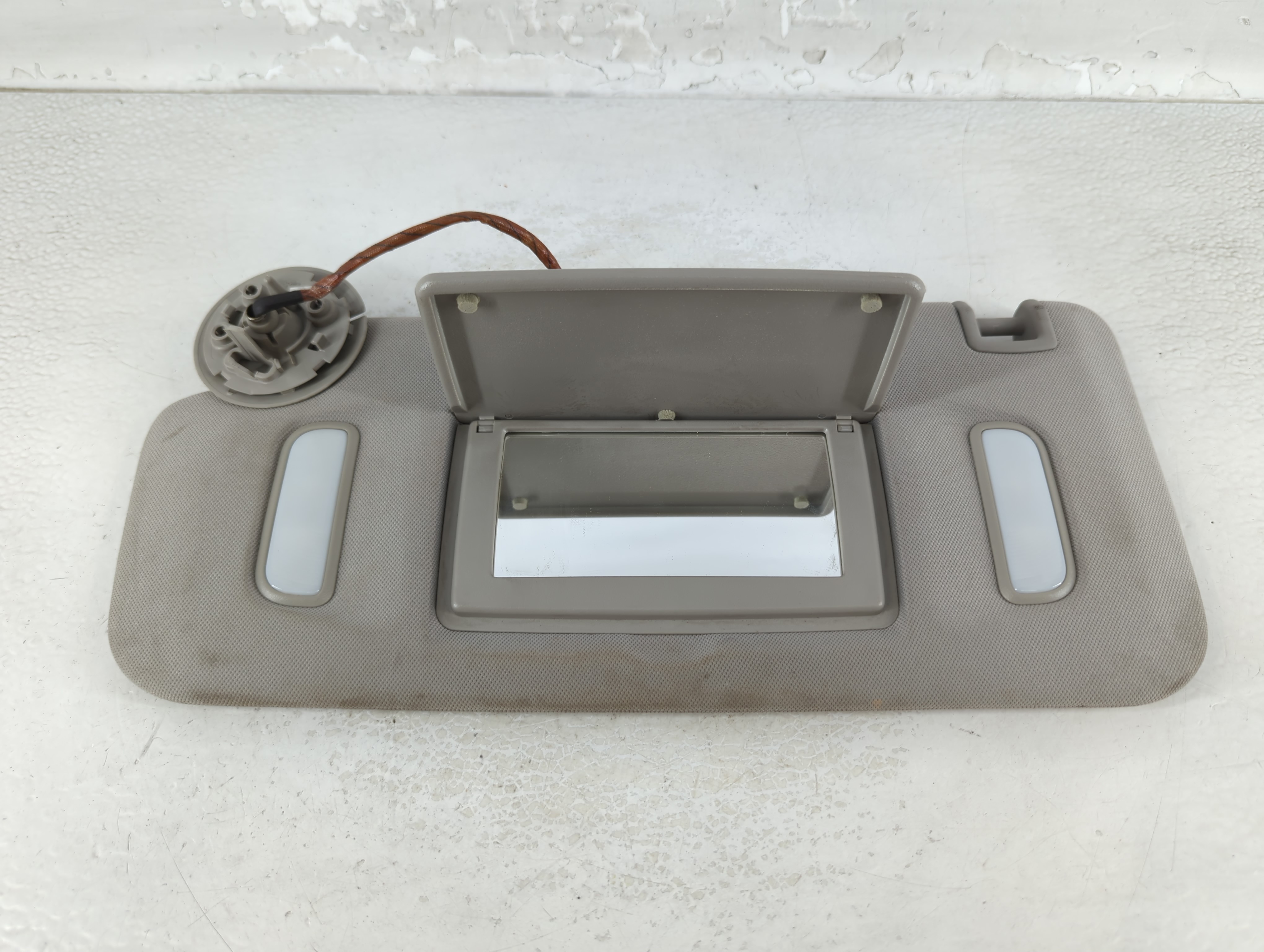 2007-2017 Gmc Acadia Driver Sun Visor Mirror Left Sunvisor Grey 1071948 - Oemusedautoparts1.com