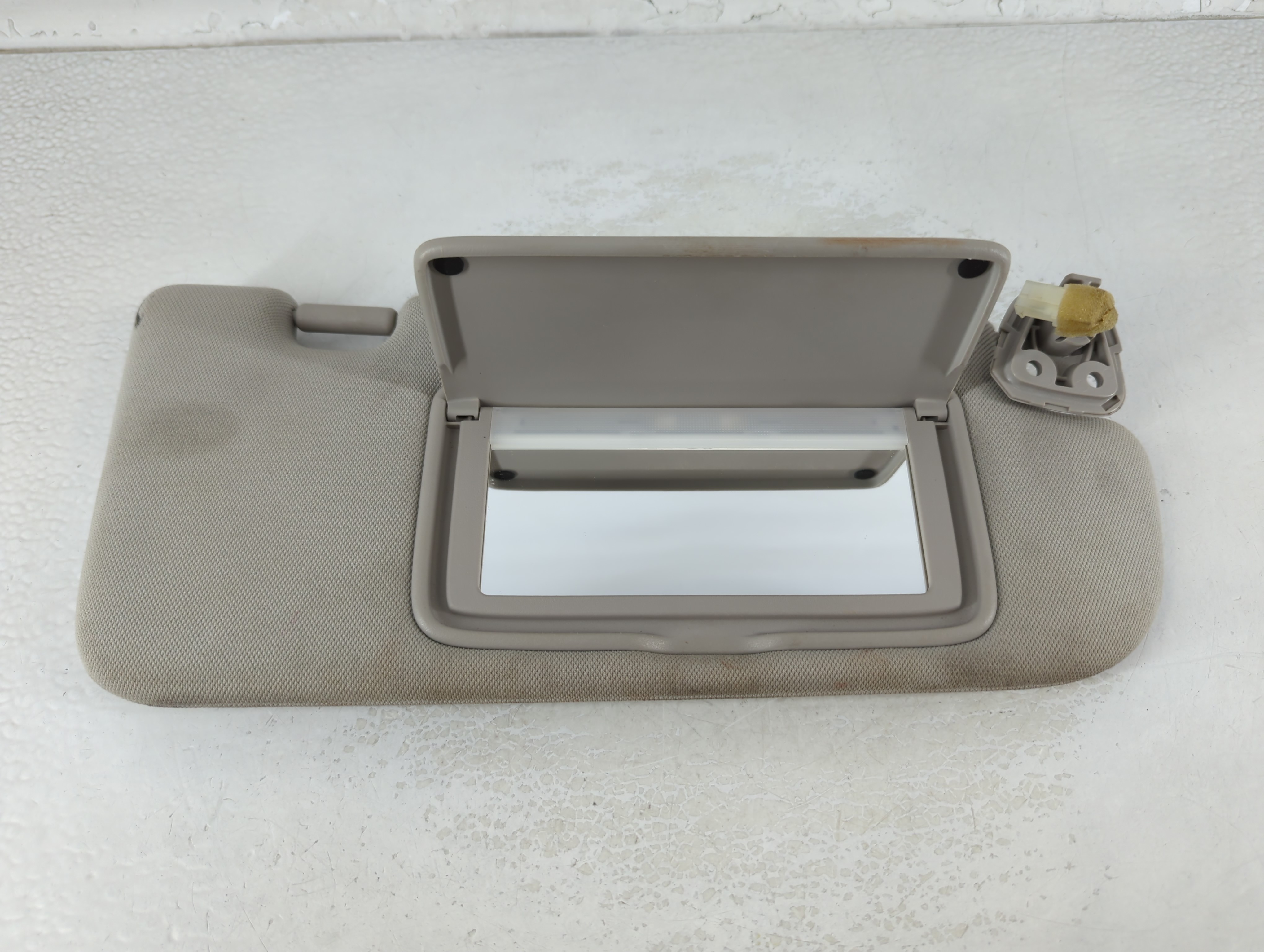 2014-2020 Infiniti Q50 Passenger Sun Visor Mirror Right Sunvisor Grey 1071952 - Oemusedautoparts1.com