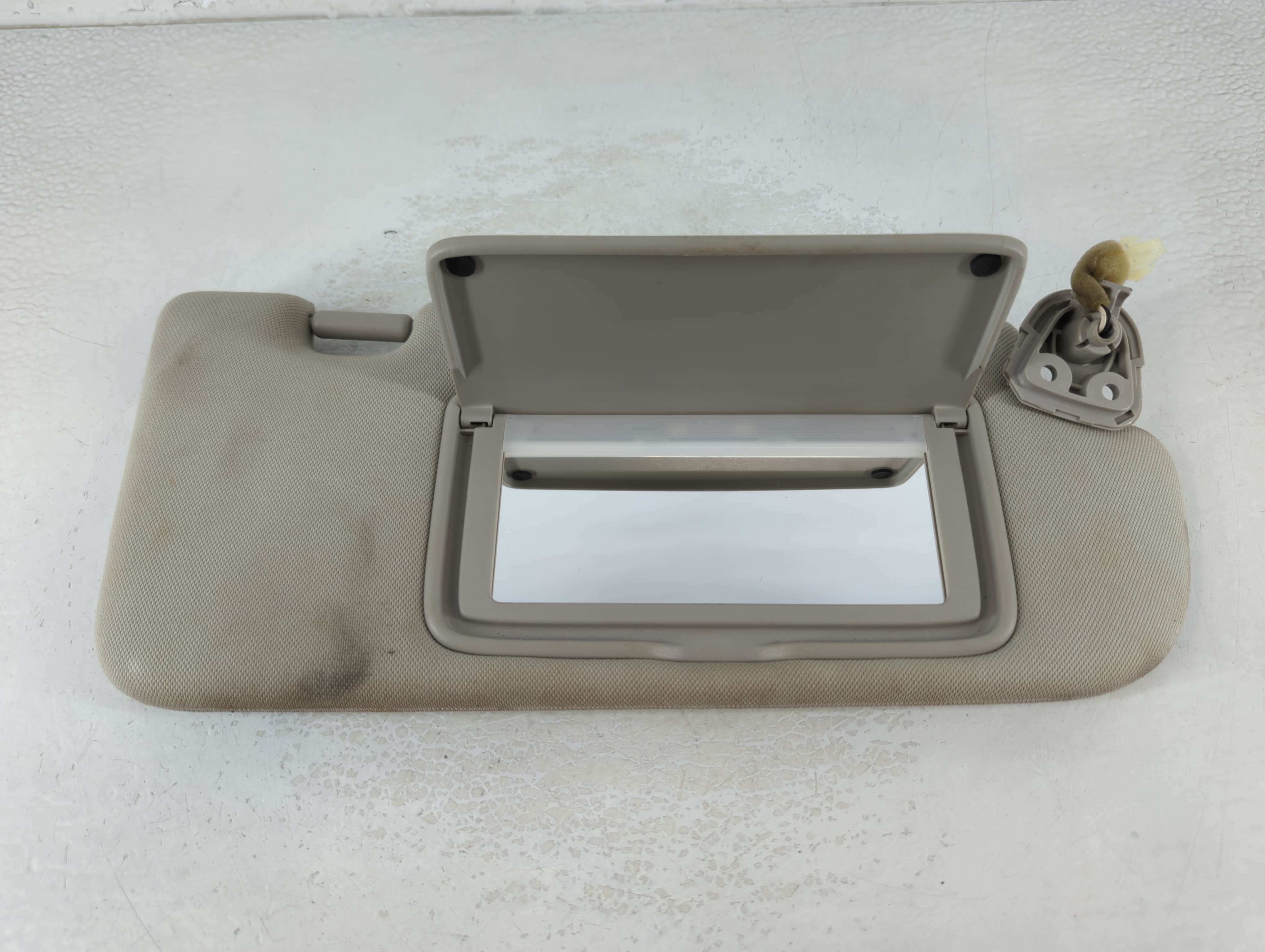 Picture of 2014-2020 Infiniti Q50 Passenger Sun Visor Mirror Right Sunvisor Grey 1071959