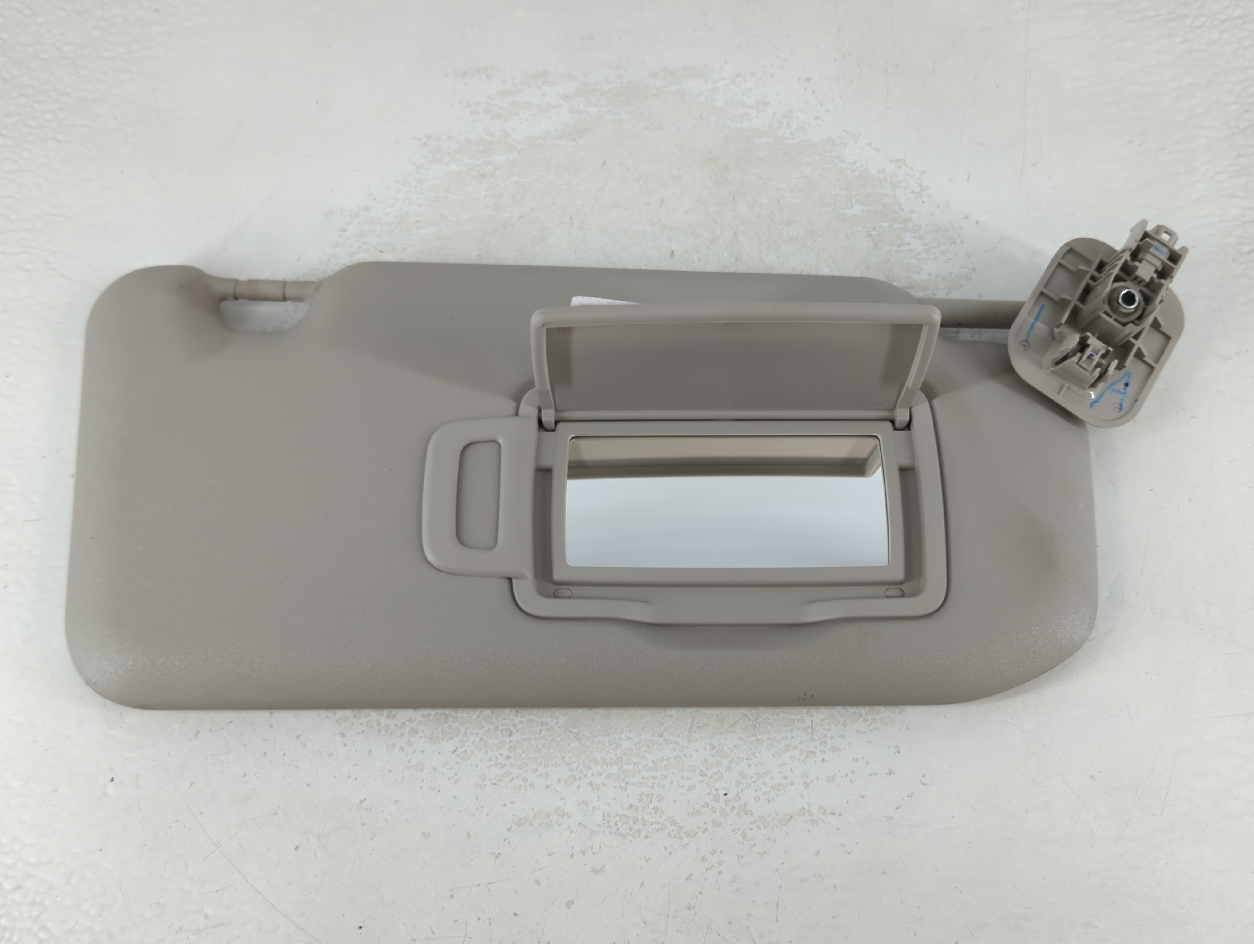 2020-2022 Nissan Sentra Passenger Sun Visor Mirror Right Sunvisor Grey 1071967 - Oemusedautoparts1.com