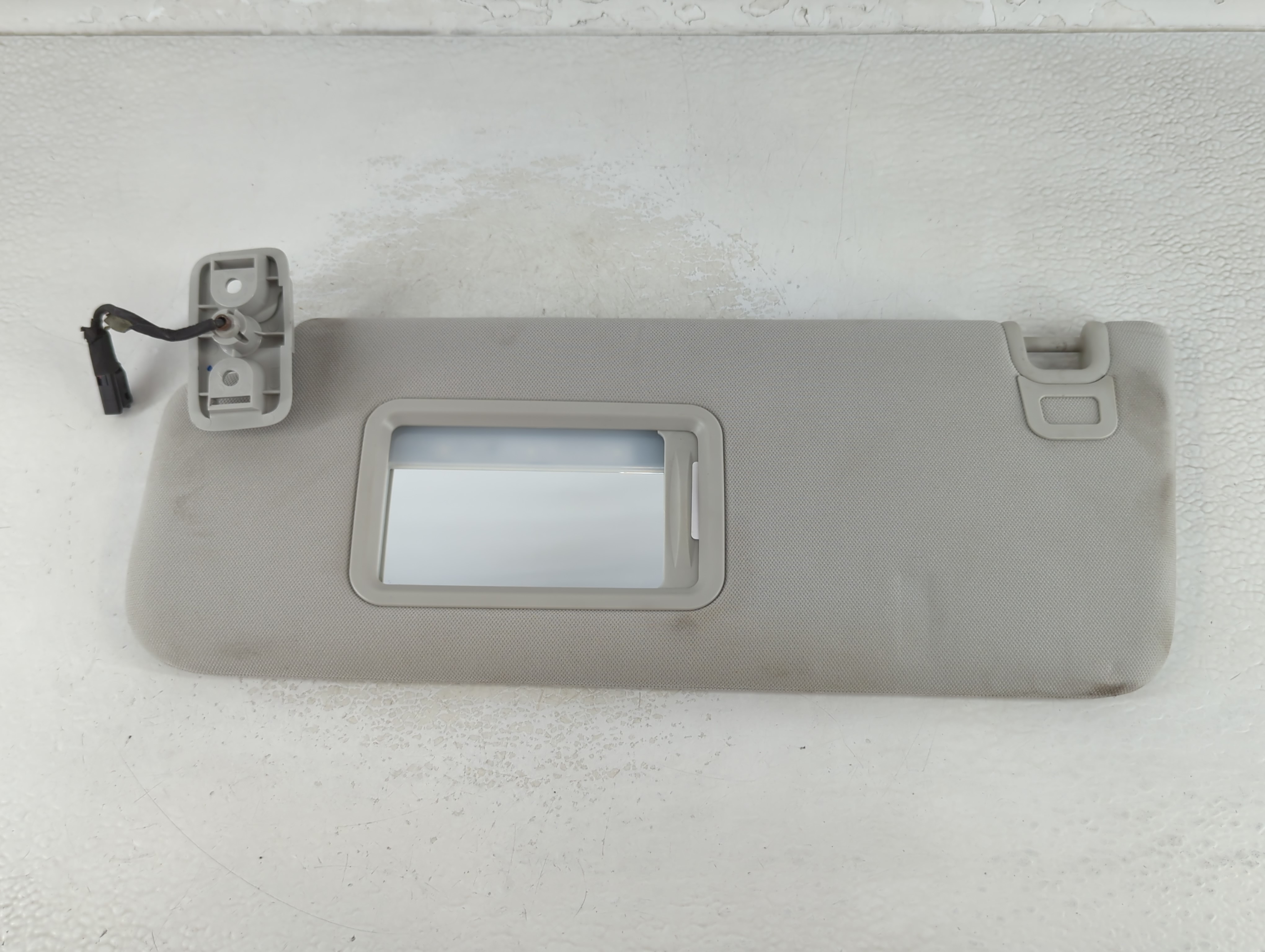 2014 Land Rover Range Rover Sport Driver Sun Visor Mirror Left Sunvisor 1071968 - Oemusedautoparts1.com