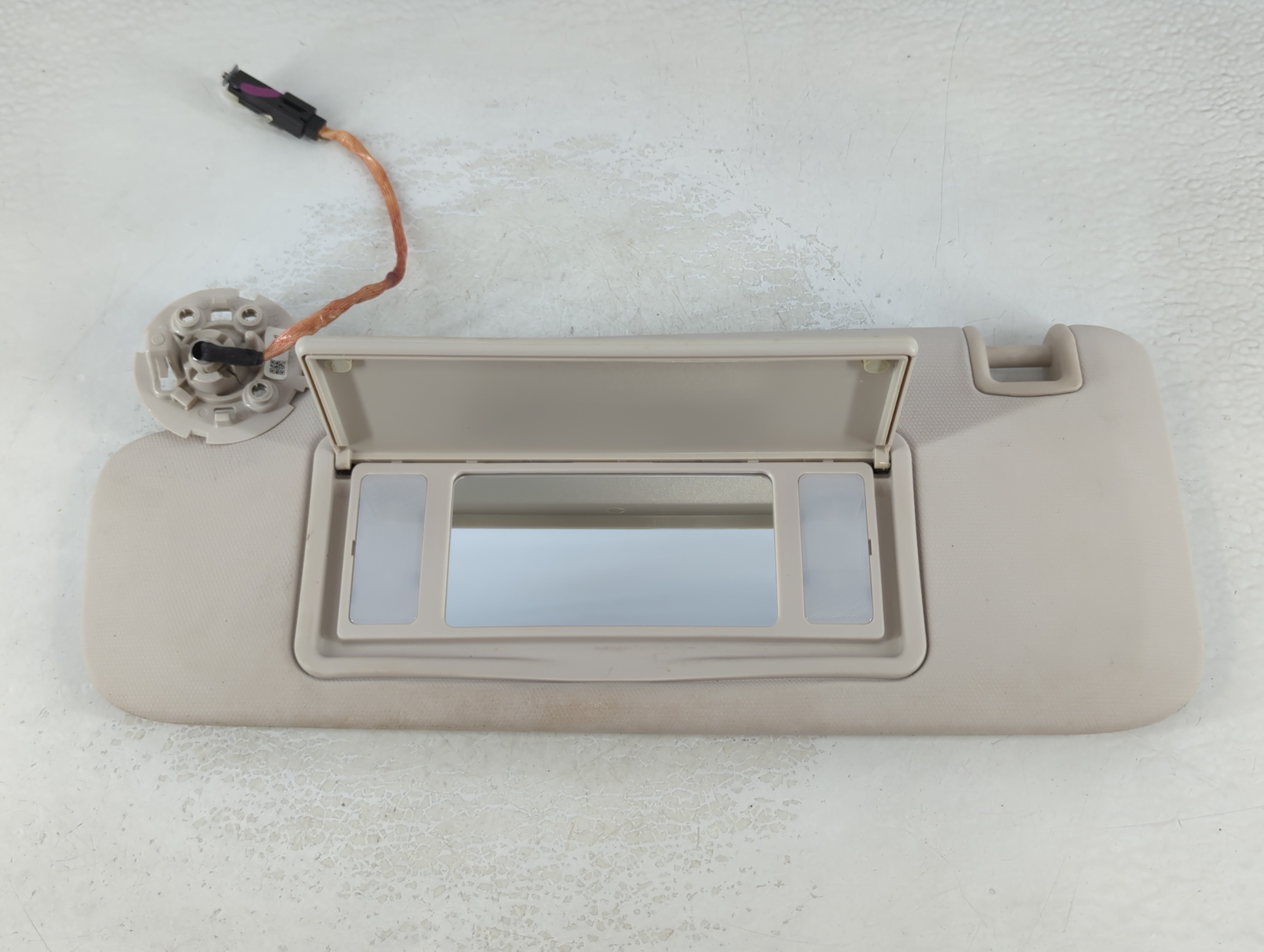 Picture of 2016-2016 Chevrolet Cruze Driver Sun Visor Mirror Left Sunvisor Cream 1071972